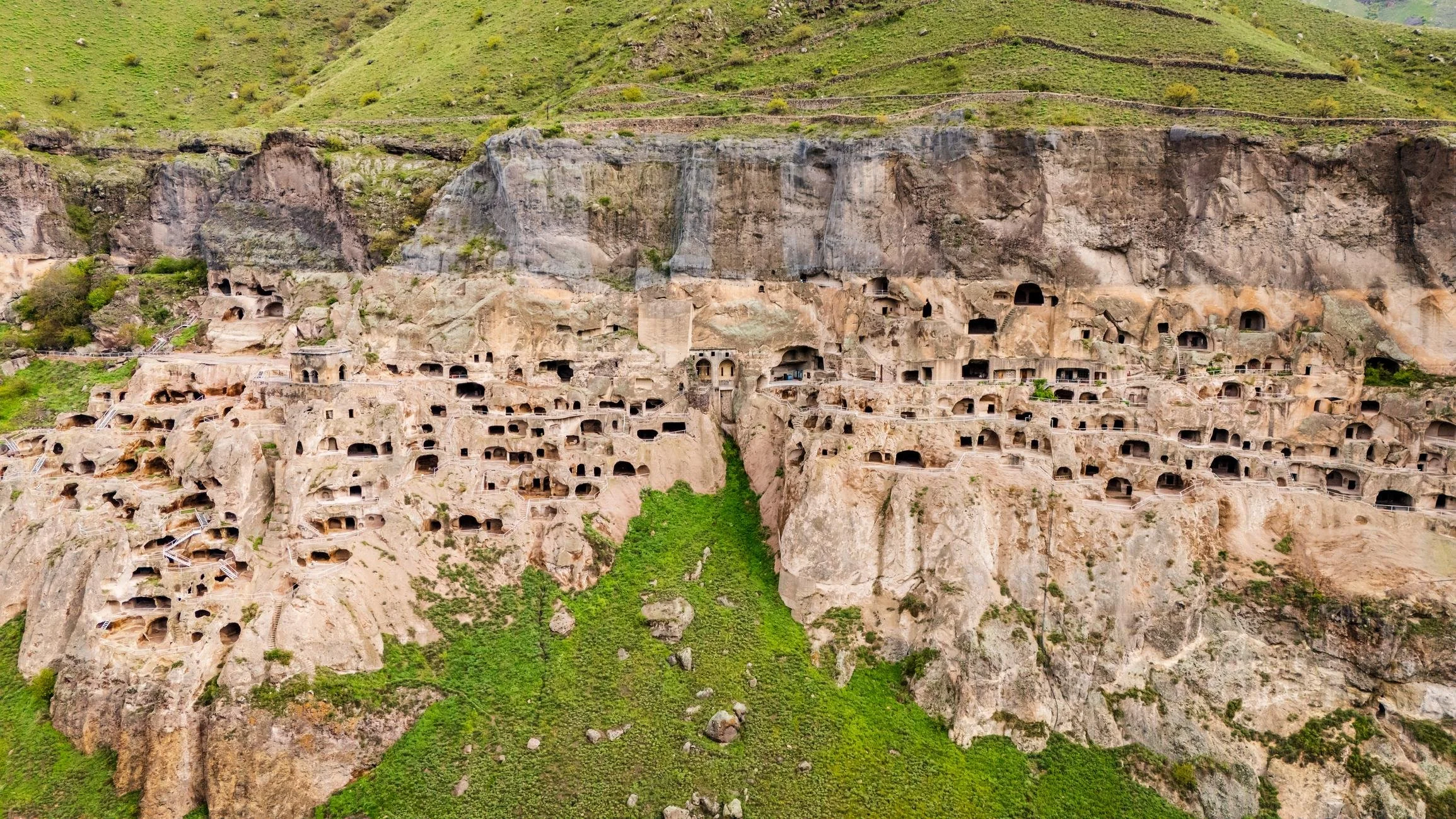 Vardzia (12).jpeg