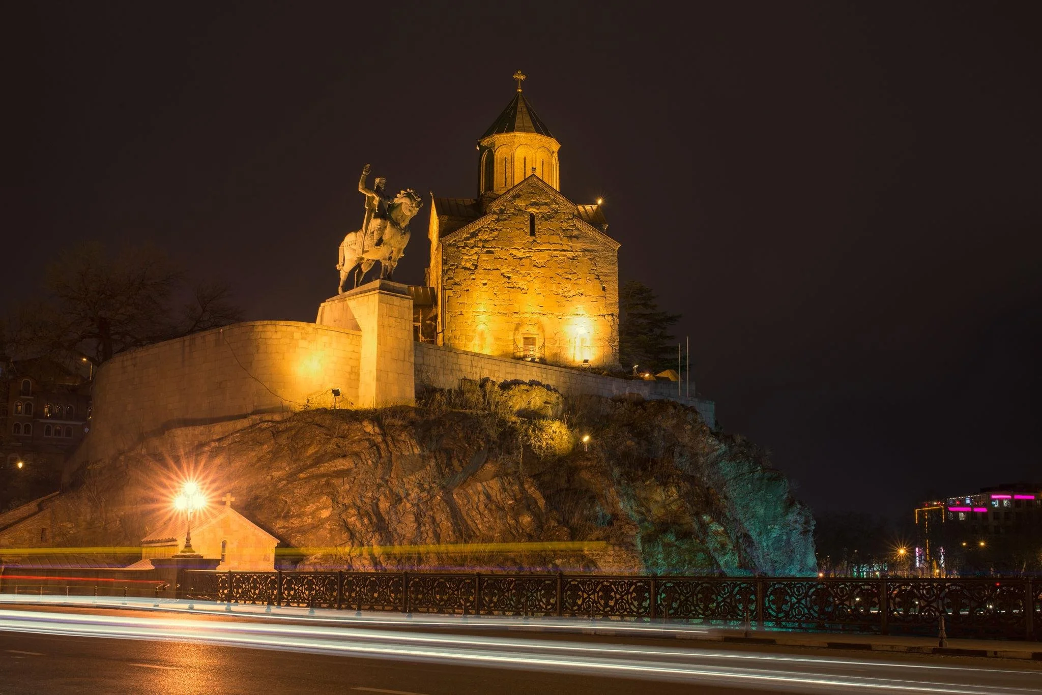  Templo Metekhi (19).jpeg