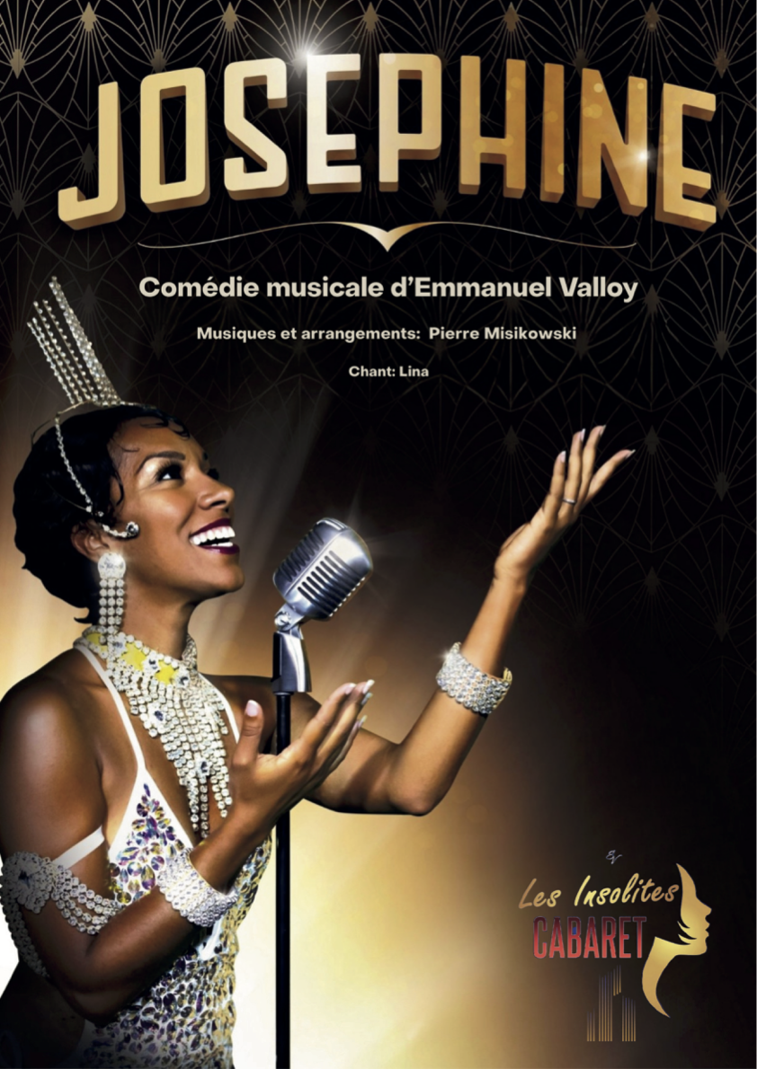 Une femme en costume brillant, portant des bijoux et un diadème, chante dans un micro vintage, avec un arrière-plan élégant et une affiche de spectacle intitulée "Josephine", une comédie musicale, avec des détails sur la production