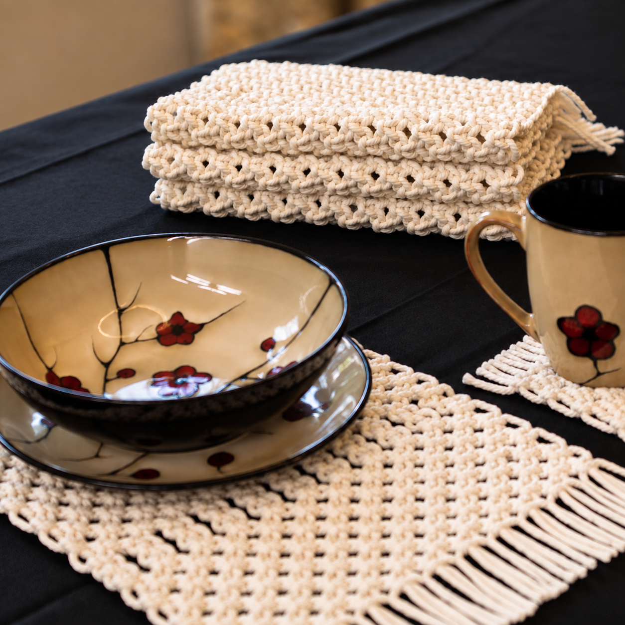 Cozy-Macramé-Table-Setting-placemants.png