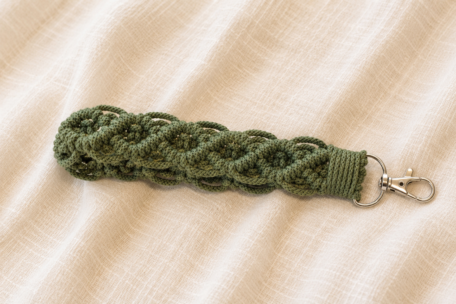 moss green wristlet keychain macrame.png