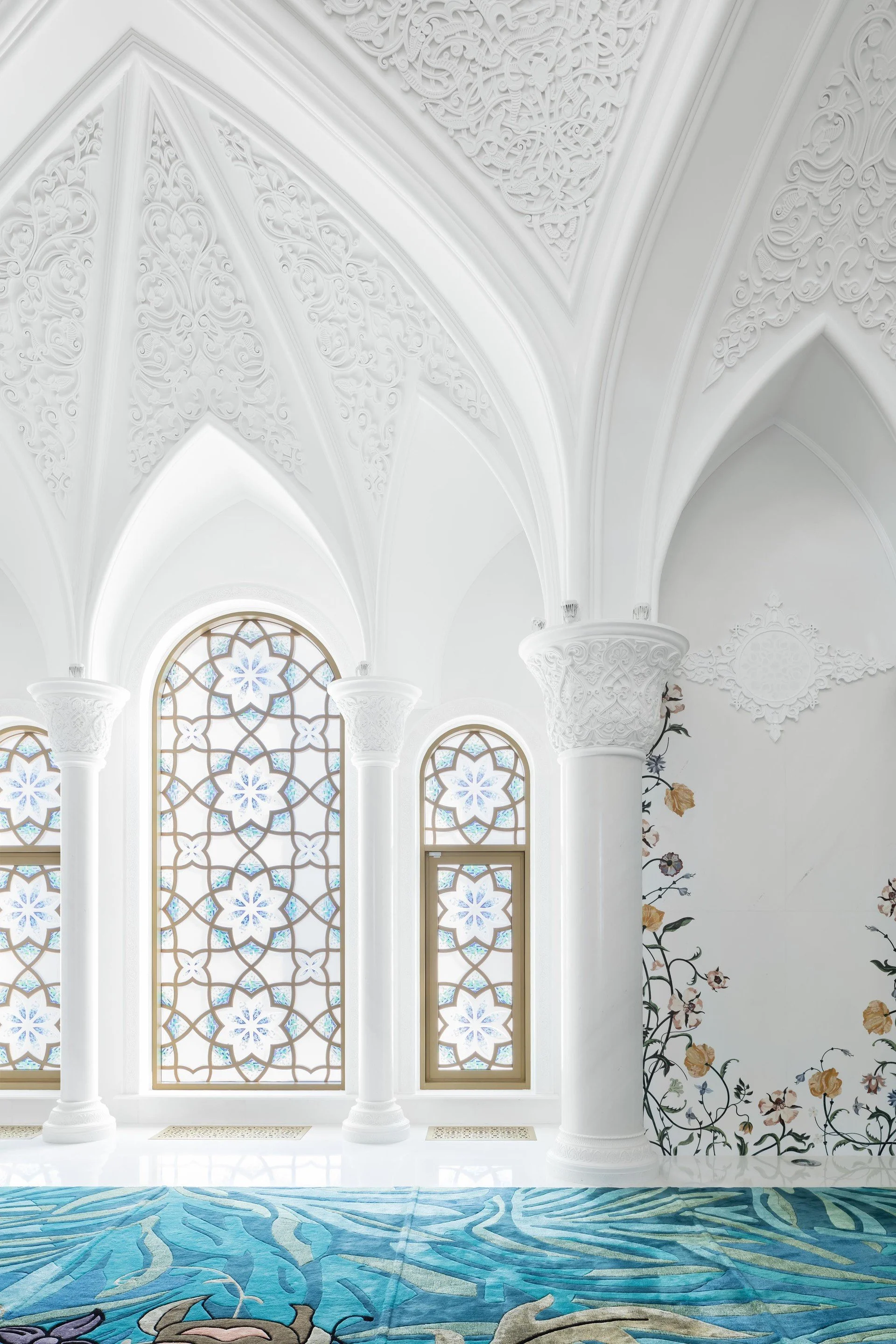 intarsi-floreali-su-bianco-sivec-moschea-di-irek-a-kazan-russia (4).jpg
