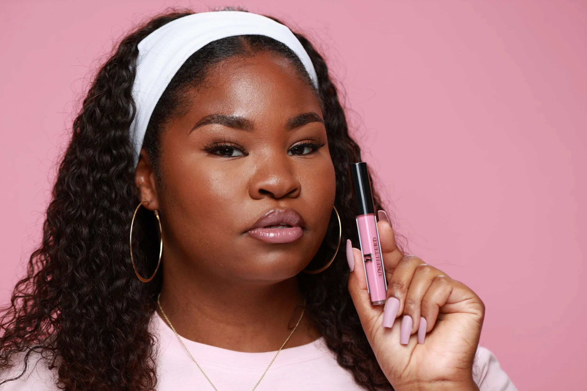 Model holding tube of Sweet Lip Gloss