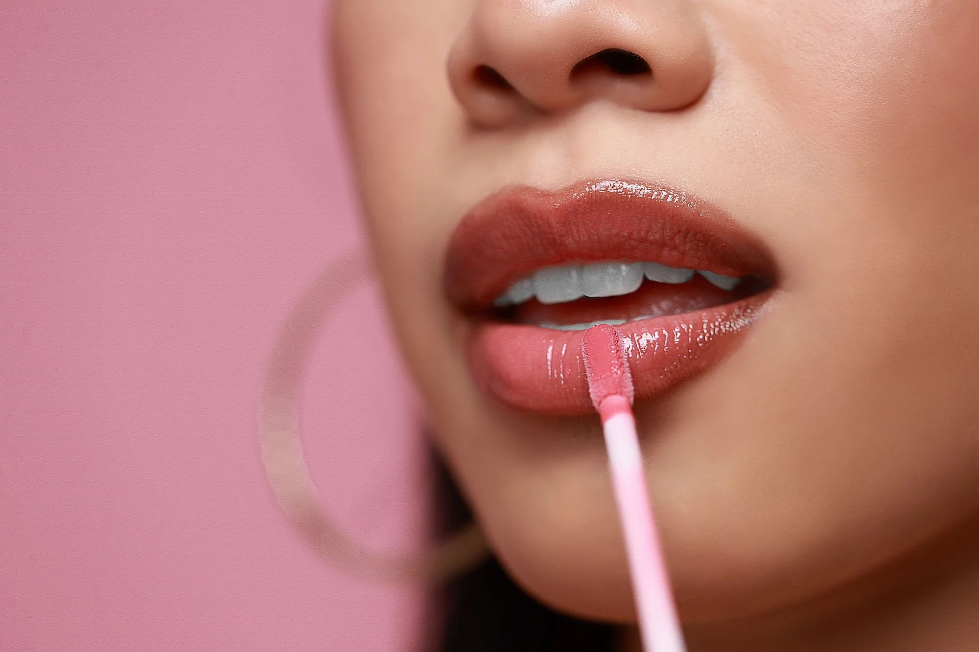application of Luxe Lip Gloss