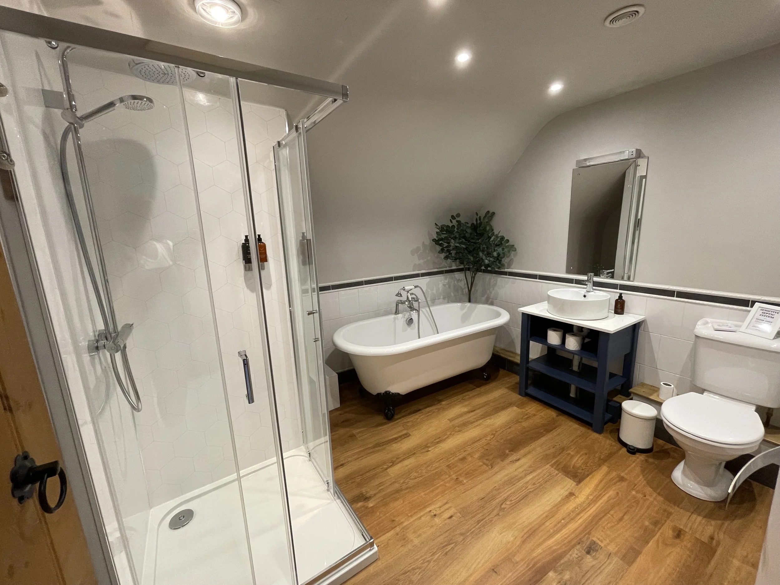Full bathroom adjacent to master bedroom