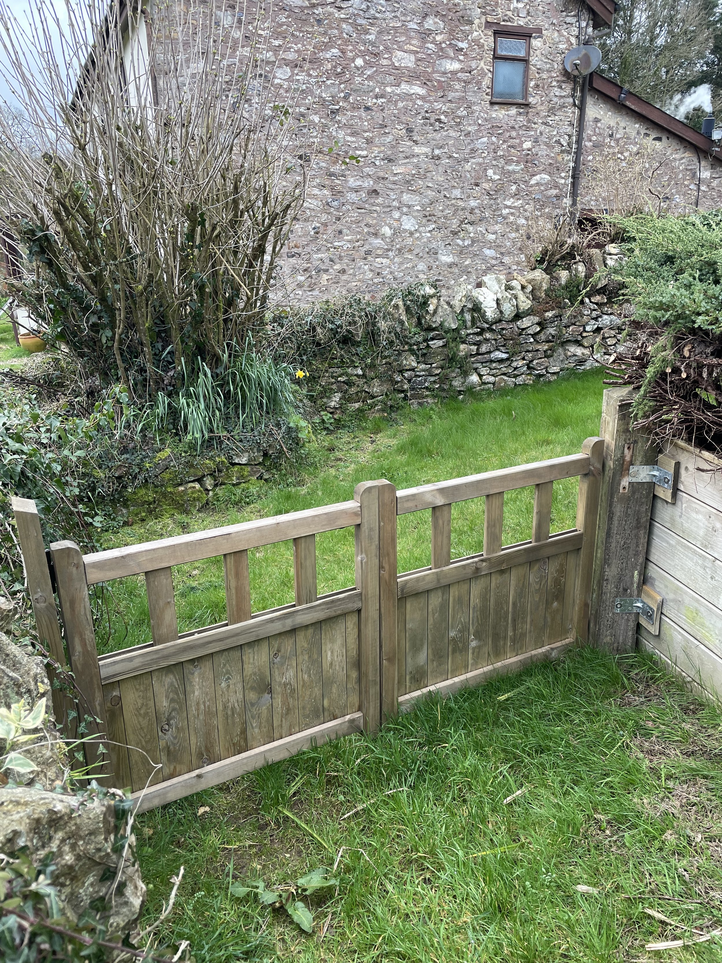Secure garden to keep dogs in