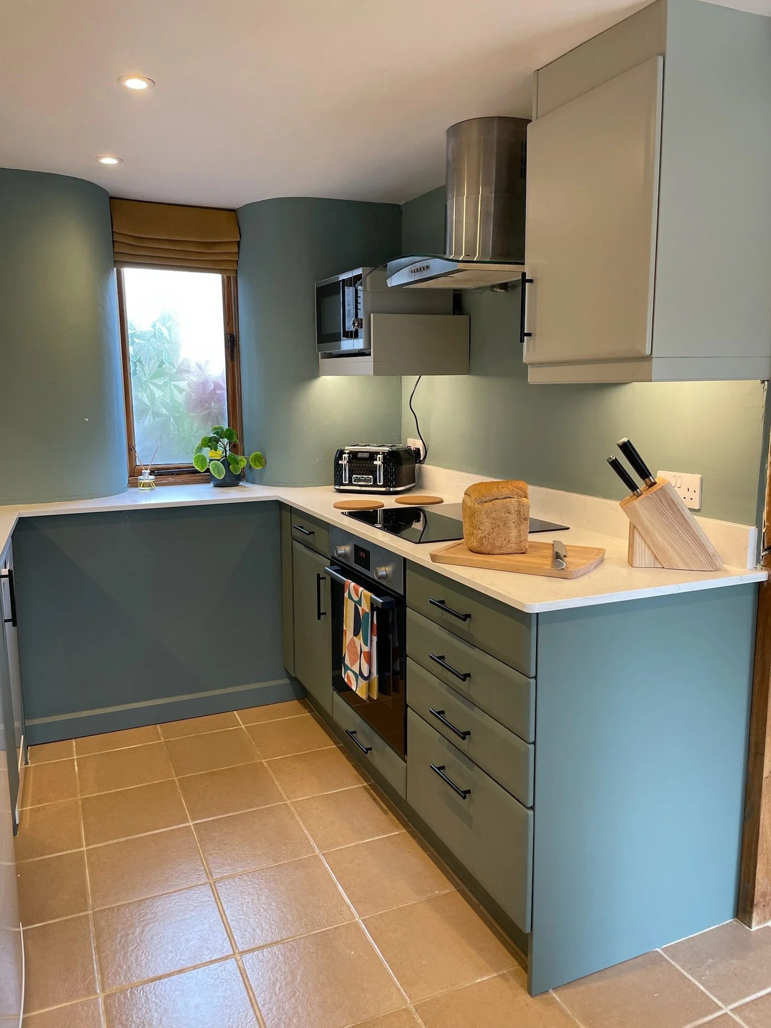 Induction hob, oven and microwave