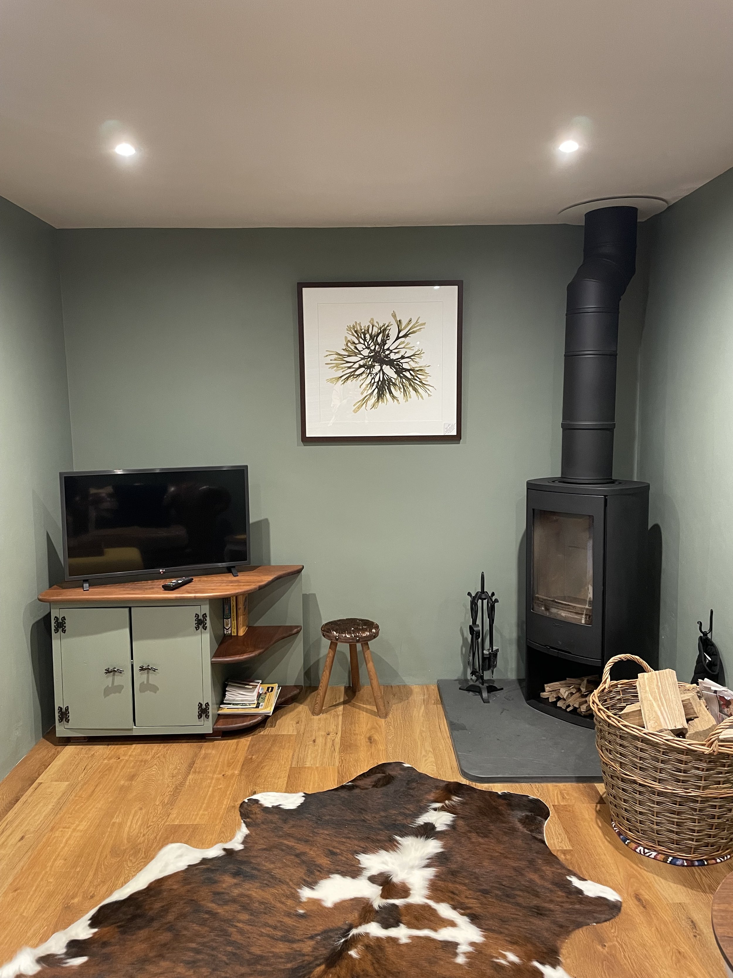 Living room includes smart TV. Superfast broadband means you can curl up and login to any of your streaming services.