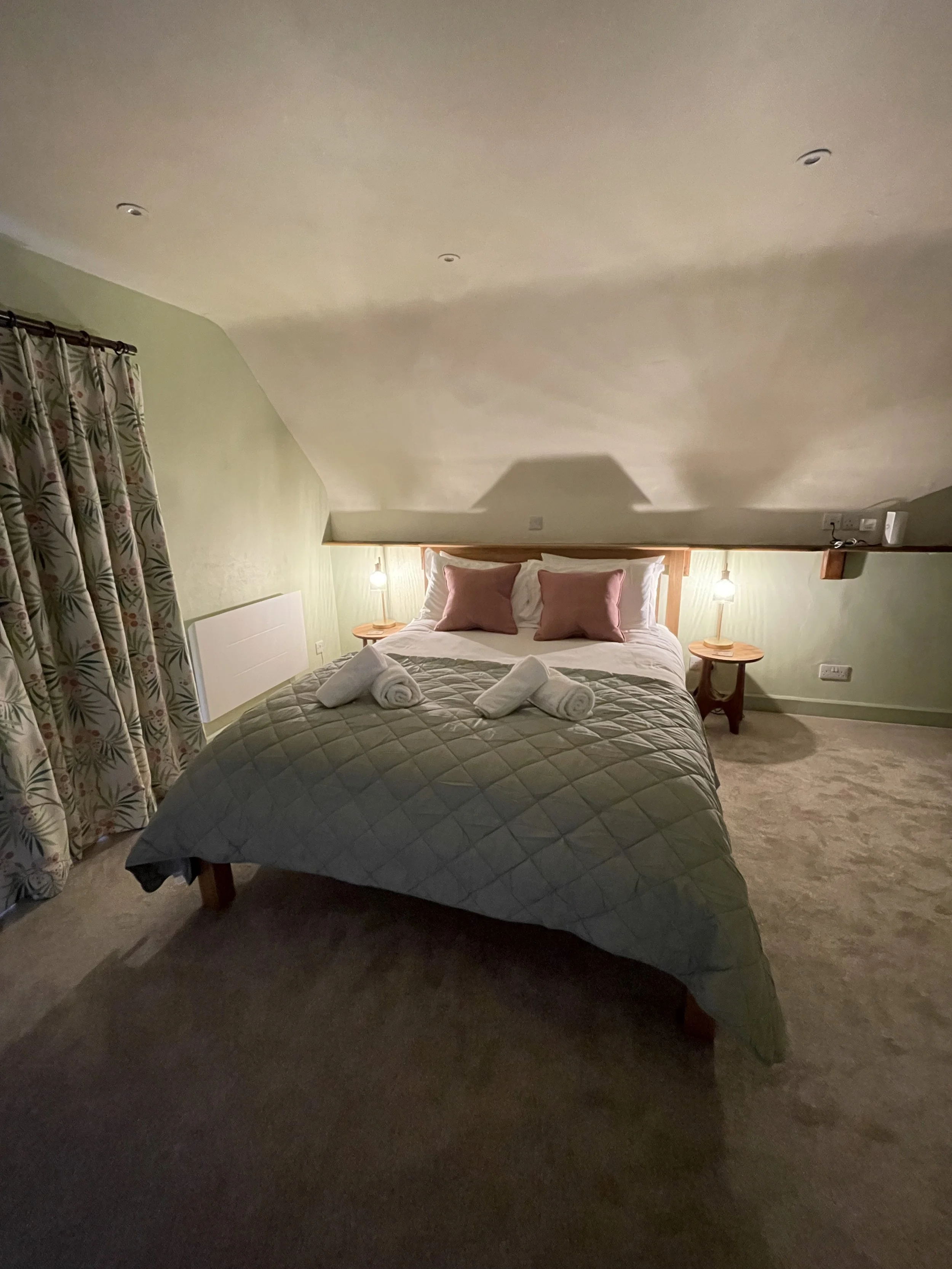 Deliciously comfortable king size bed with white Egyptian cotton sheets