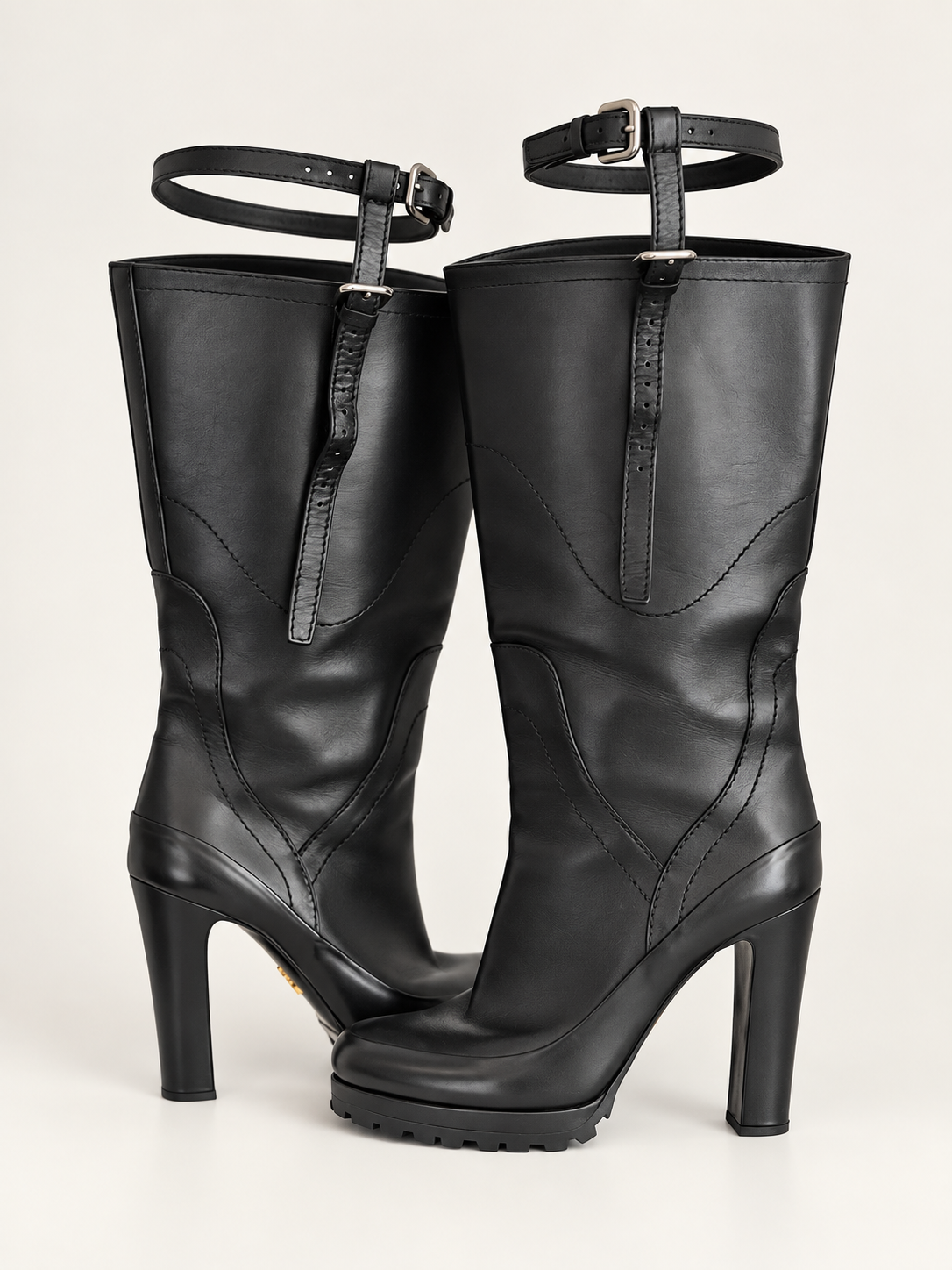 prada1.png