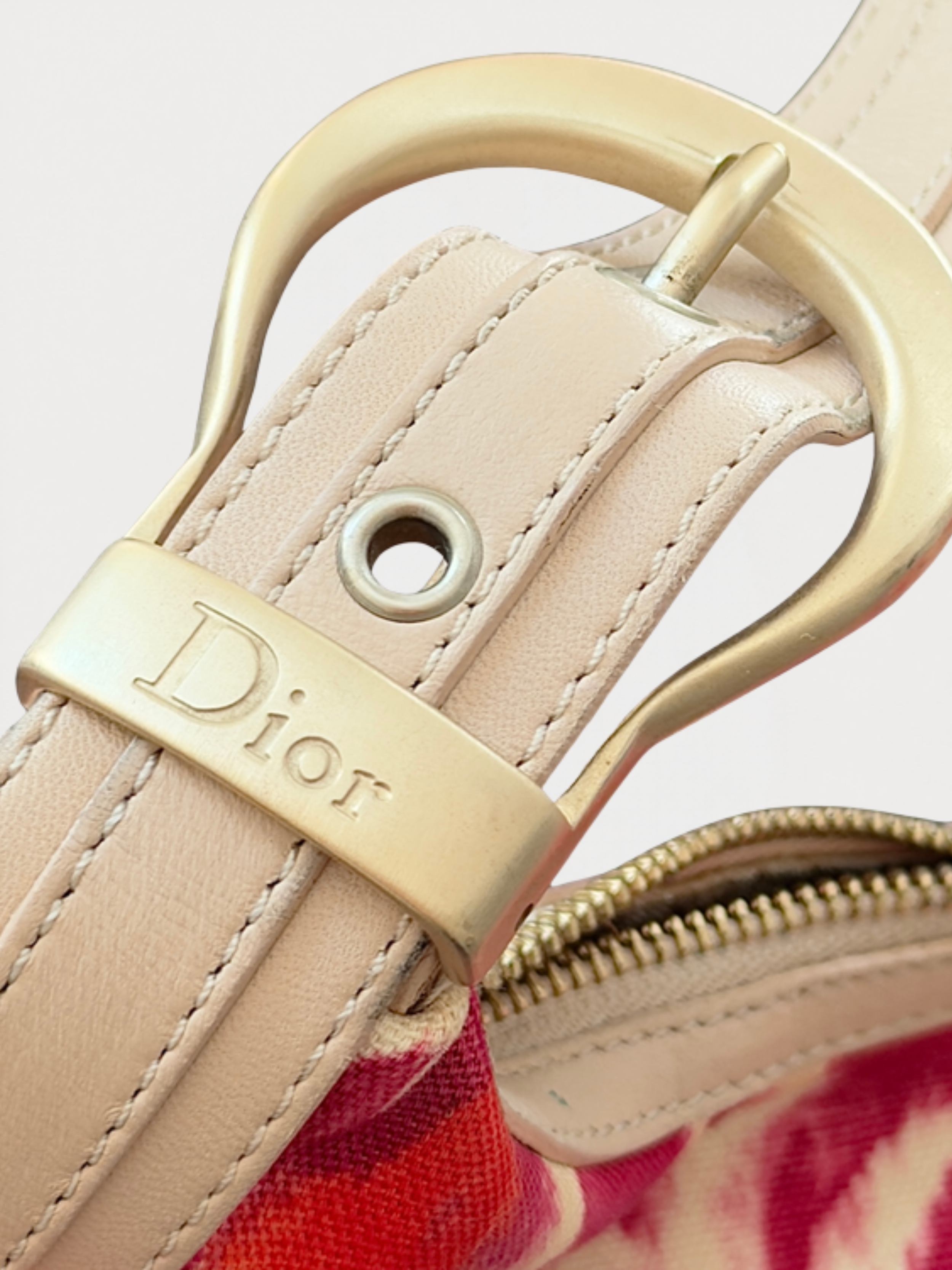 dior buckle.png