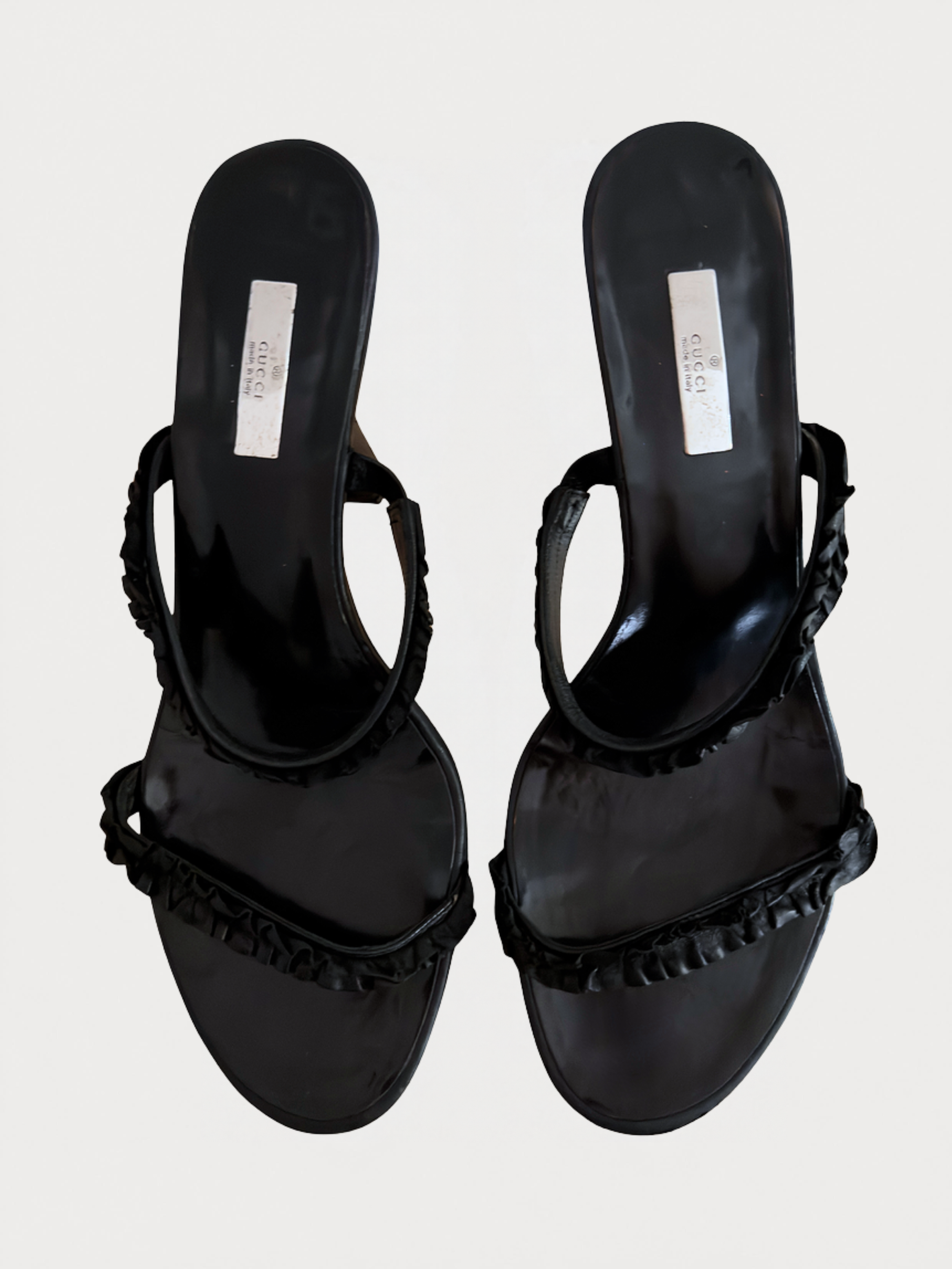 Gucci Leather Ruffle Embellishment Sandals (39)