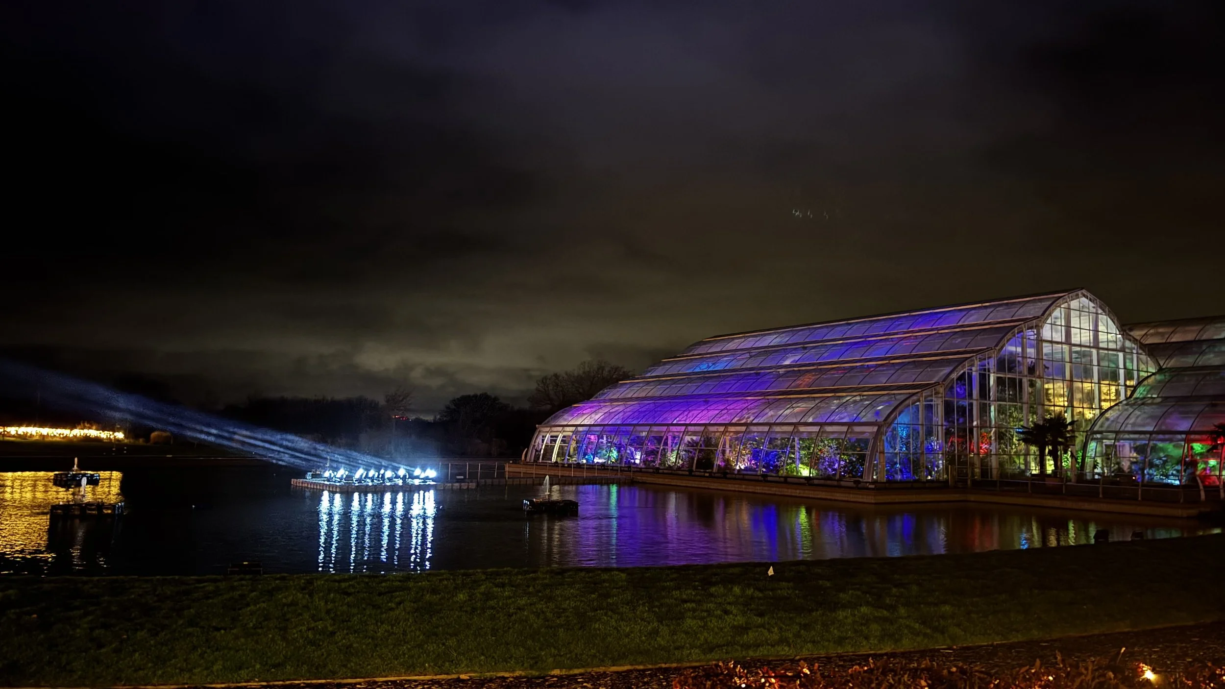 Glasshouse lake show