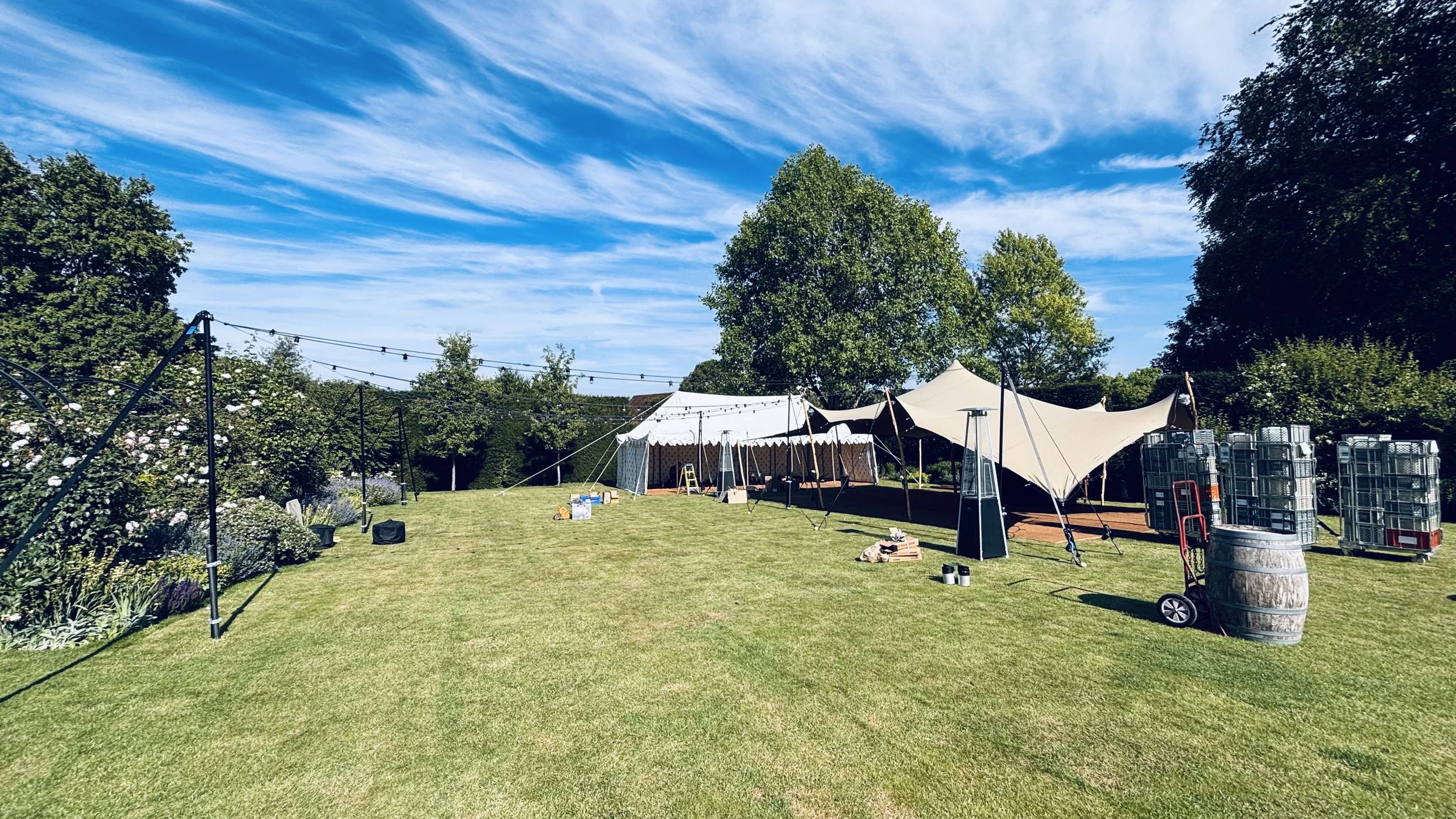 Freestanding festoon canopy