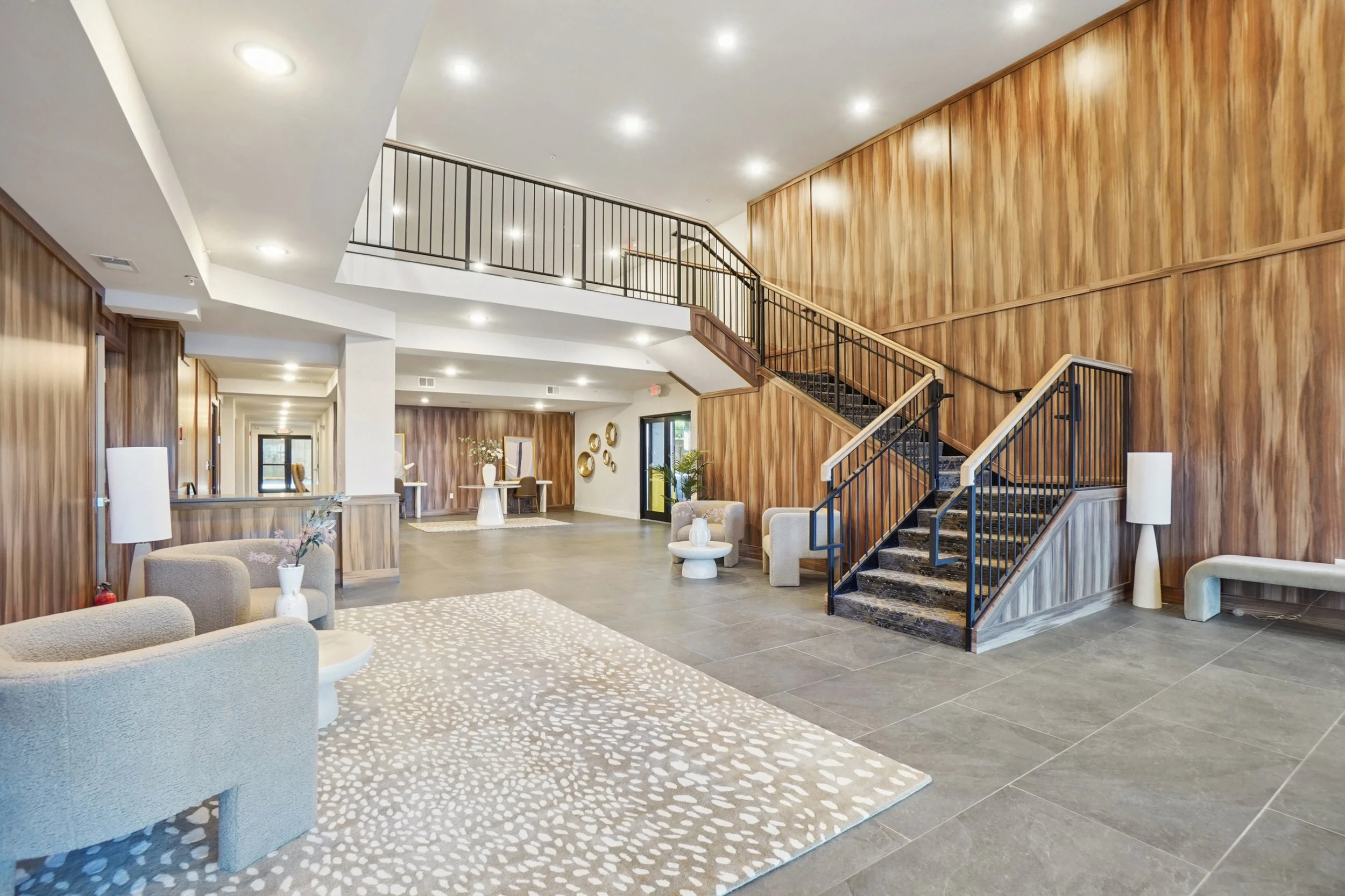 05-Lobby.jpg