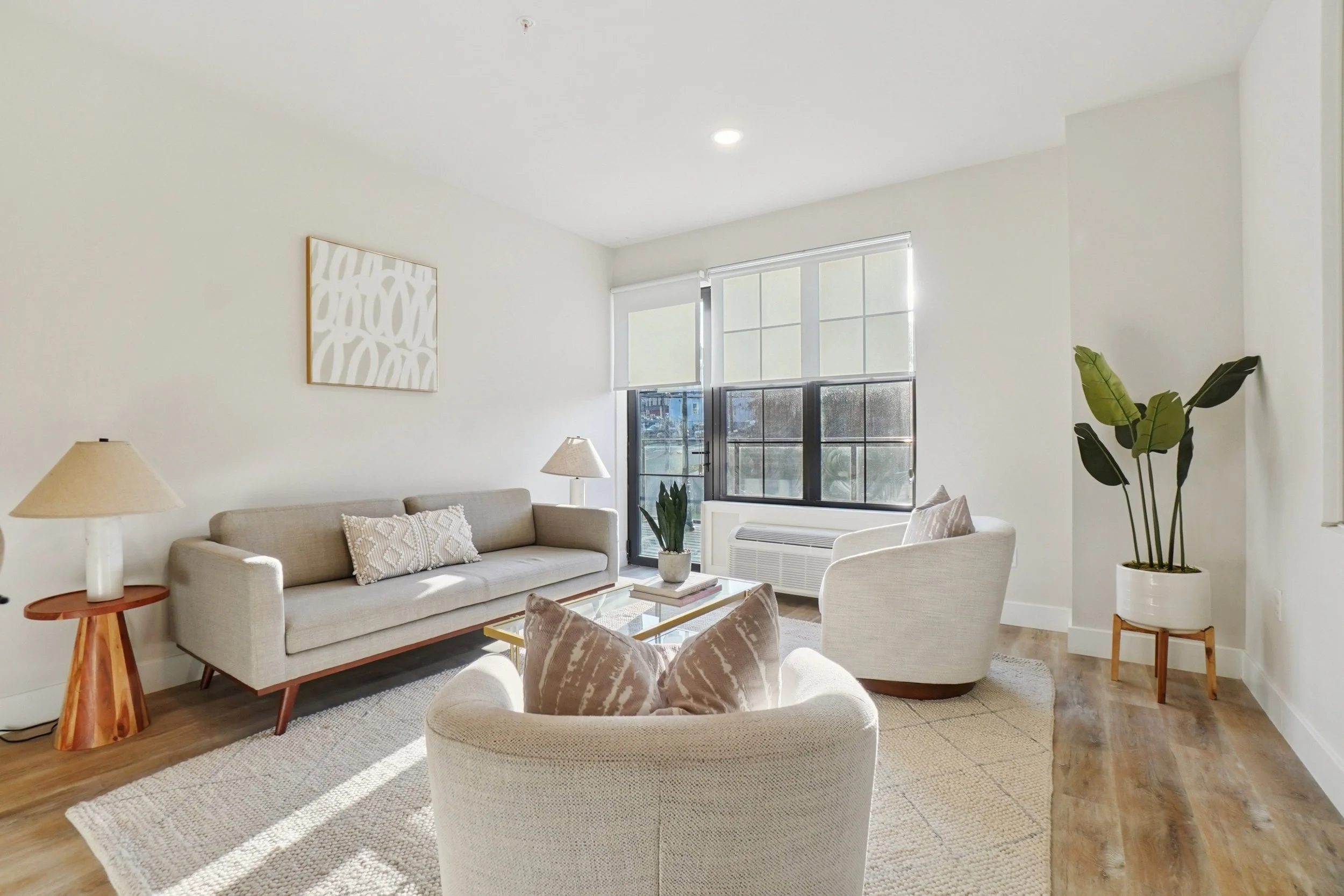 Unit214-LivingRoom1.jpg
