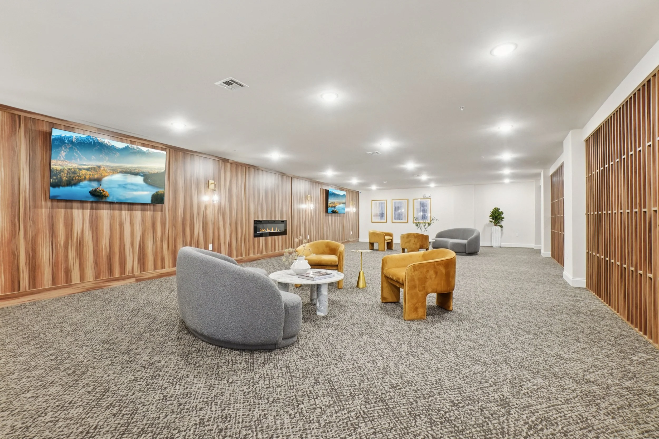 06-Lobby.jpg