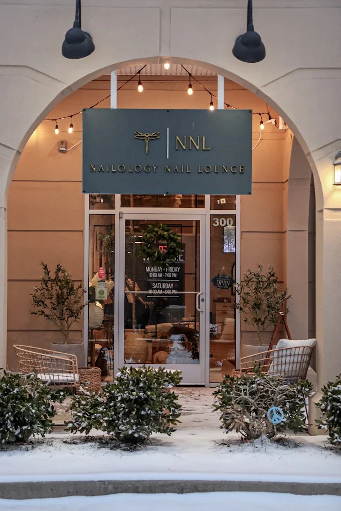 Nailology Nail Lounge