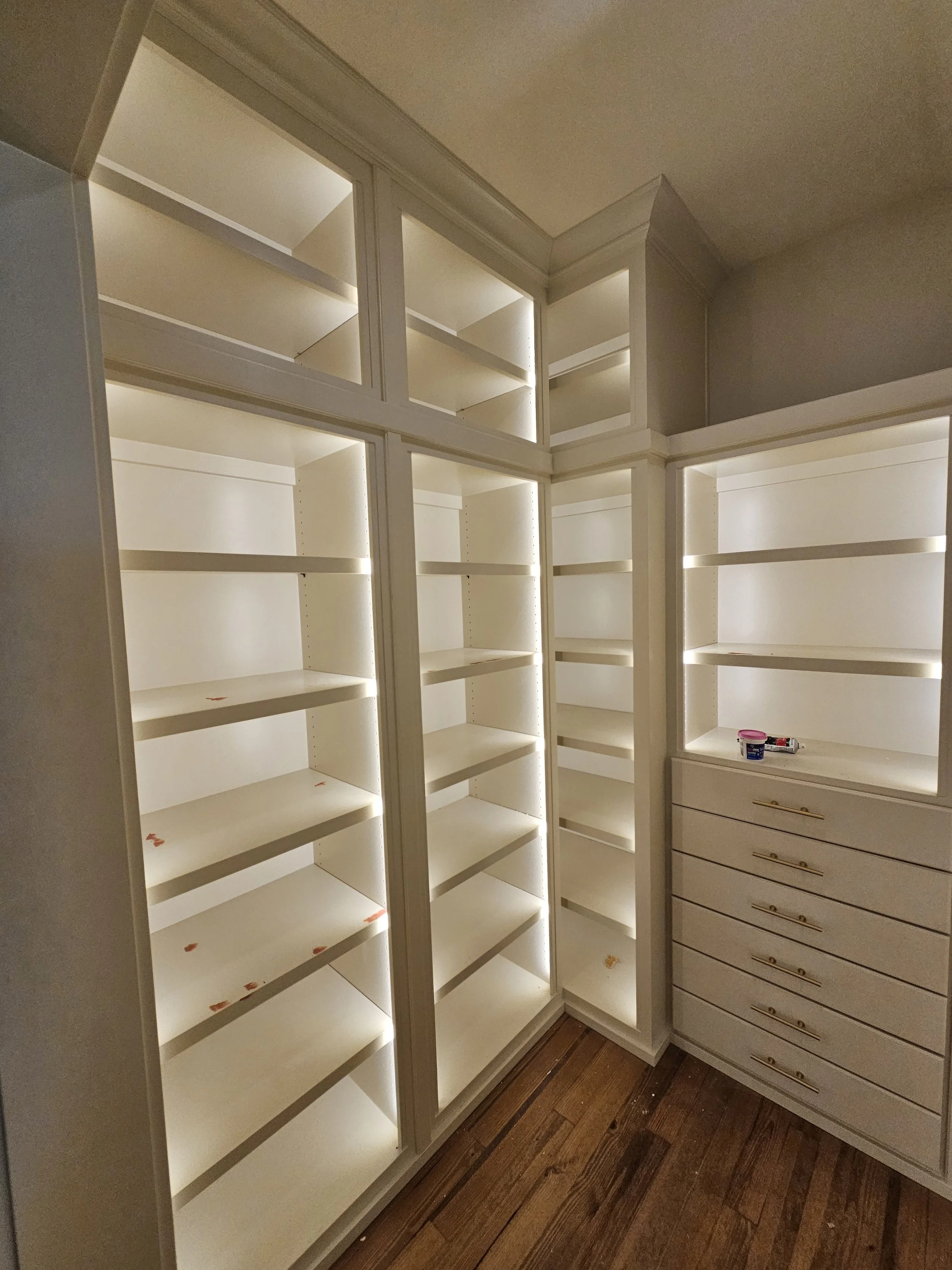 Wardrobes & Closets
