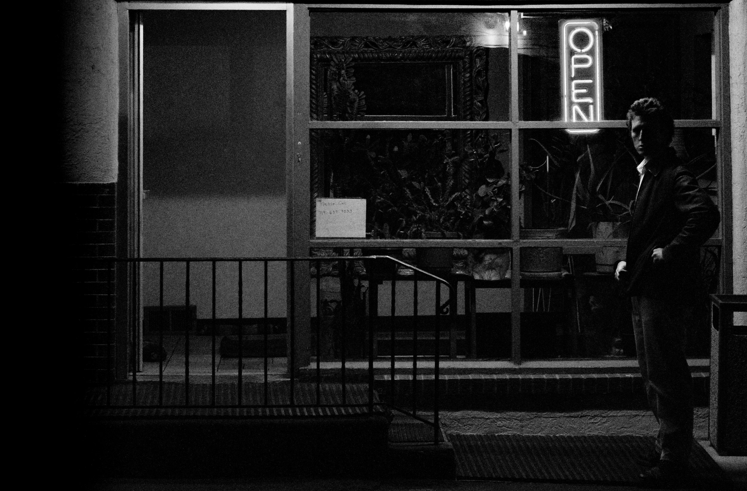 Oliver Noir-2.jpg