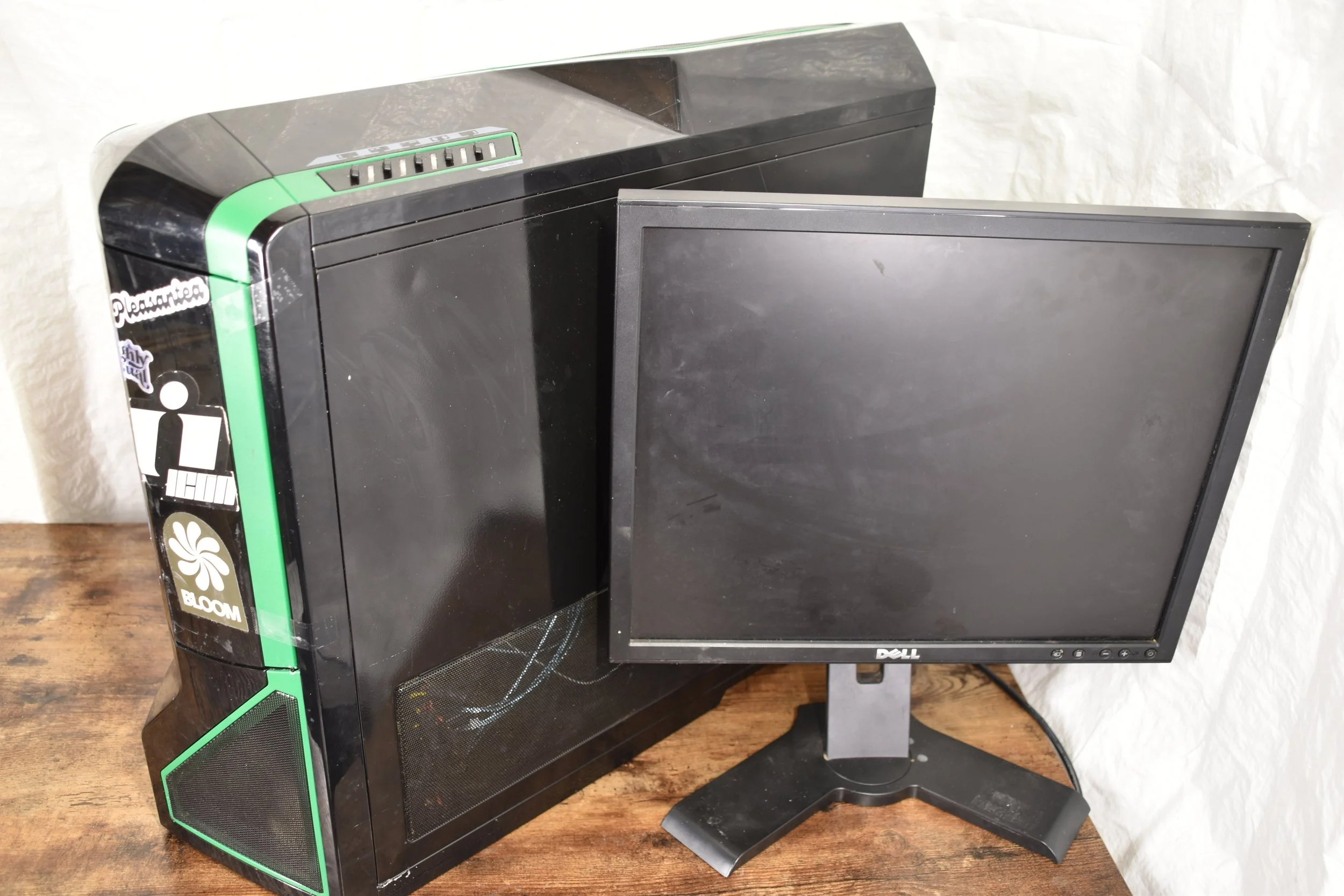 Asus M5A99X EVO R2.0 motherboard | AMD FX(tm)-8350 8-core processor | 32GB of DDR3 | Nvidia Geforce GTX 970 4GB graphics card...and 11 TERRABYTES of HDD storage with room for even more! All wrapped up in an NZXT case! The original owner said they upg