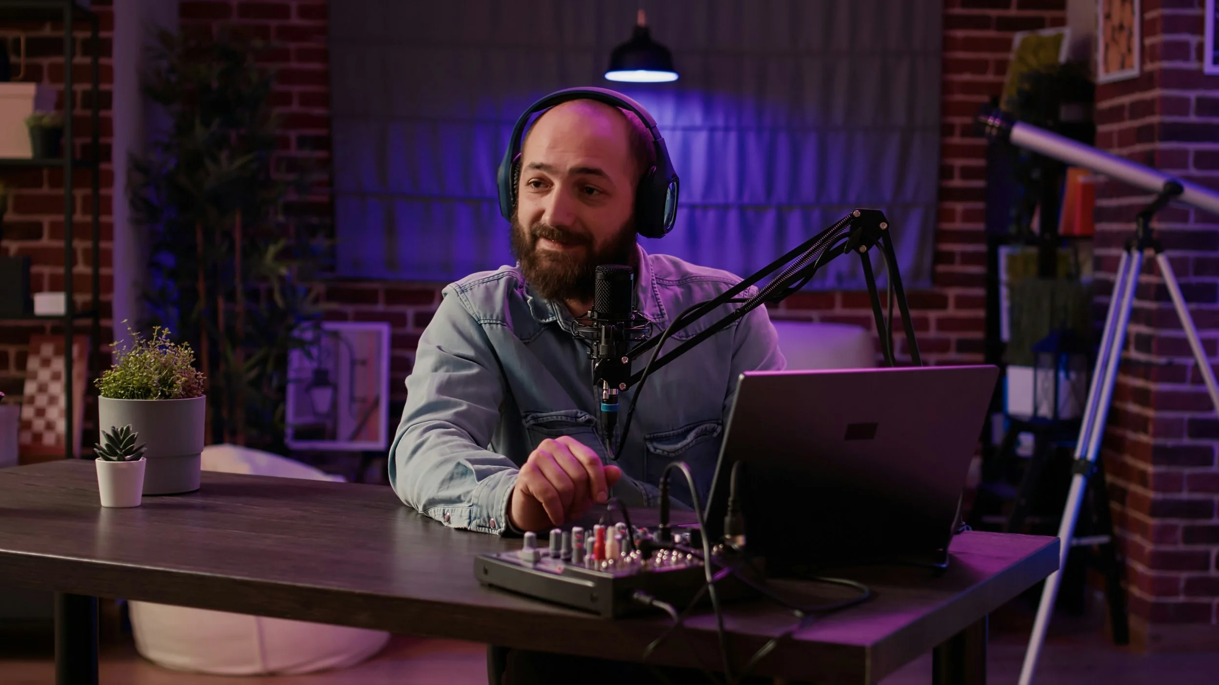 Podcast Monetisation: Emerging Revenue Models for 2025
