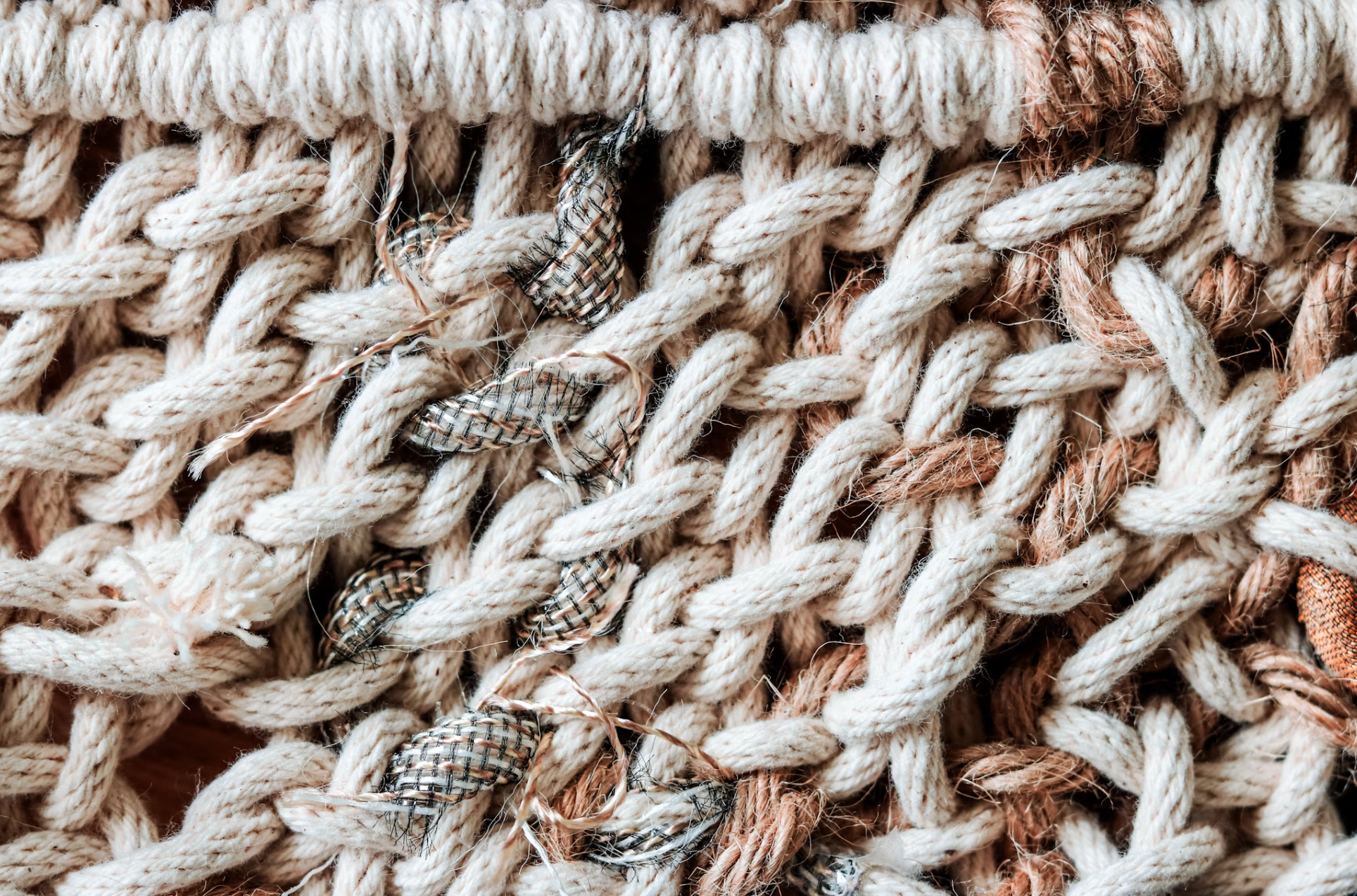 How Natural Fibres Regulate Body Temperature Better Than Synthetics&nbsp;