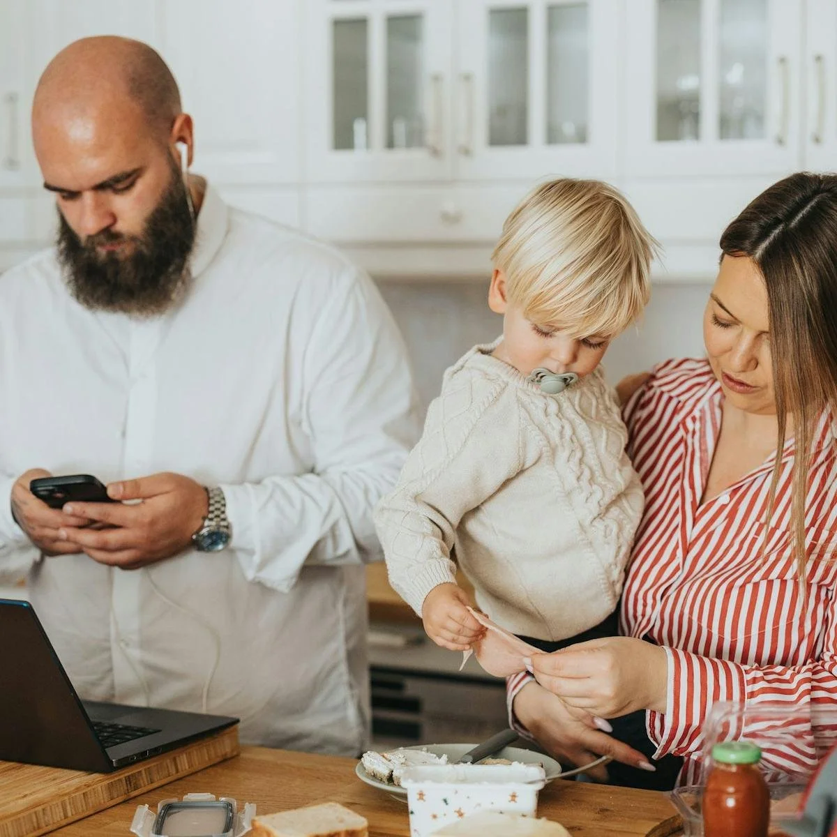 Cognitive Labor and Resentment in Couples With Young Children