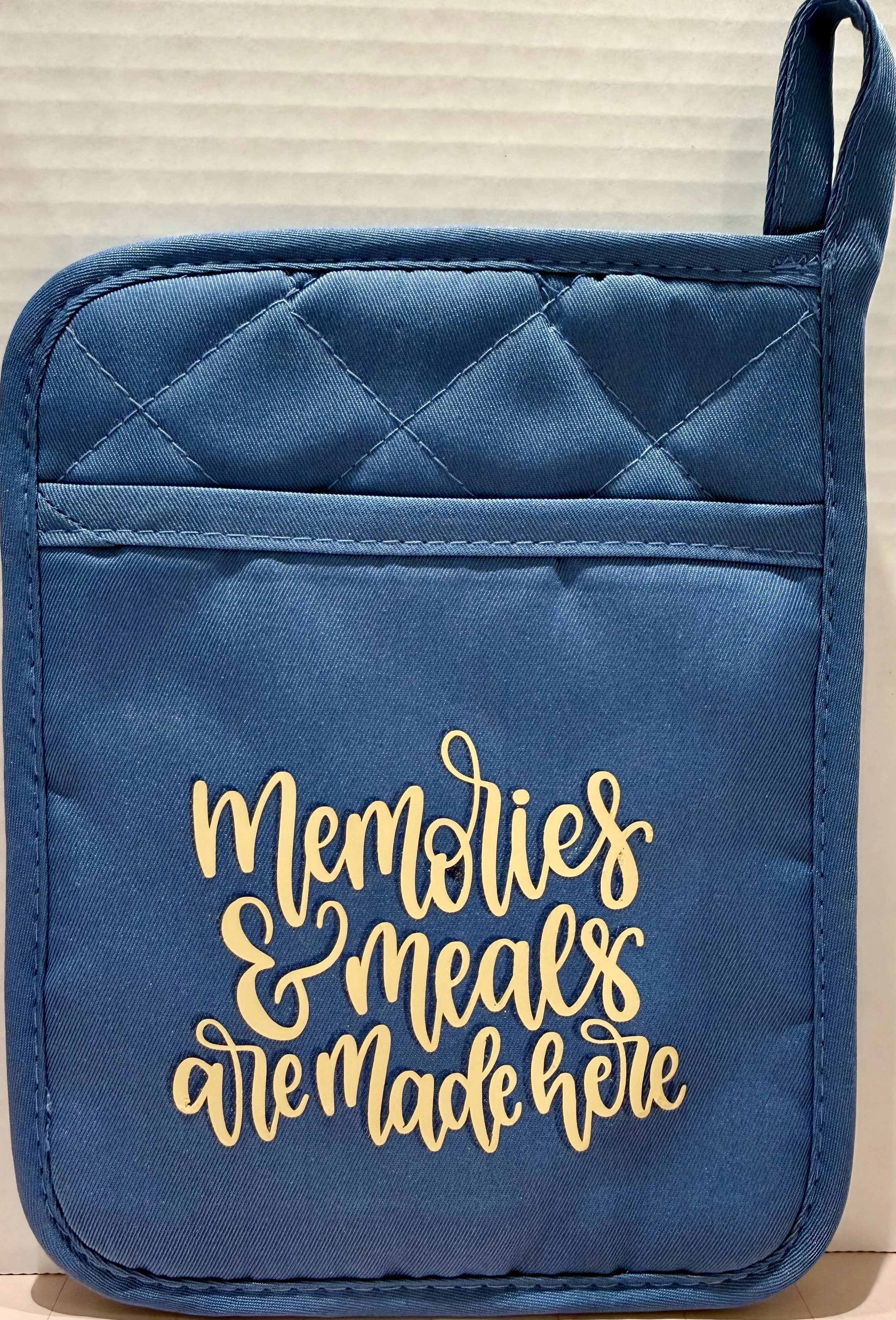"Memories & Meals Are Made Here," Charming Blue Oven Mitt