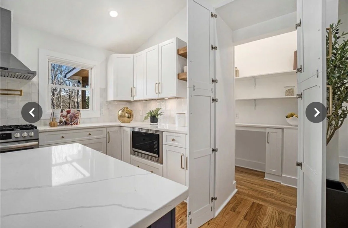 984 Kitchen - Walk in Pantry.jpg