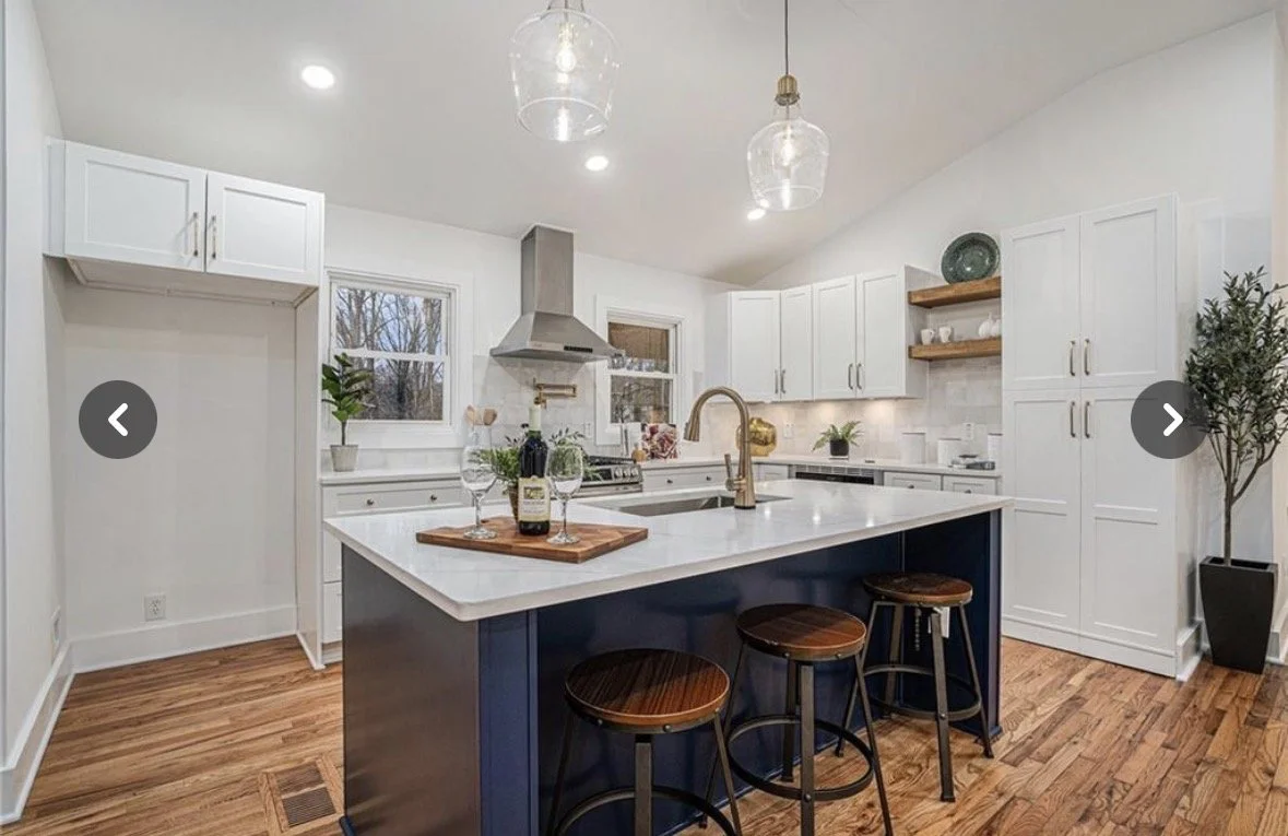 984 Kitchen.jpg