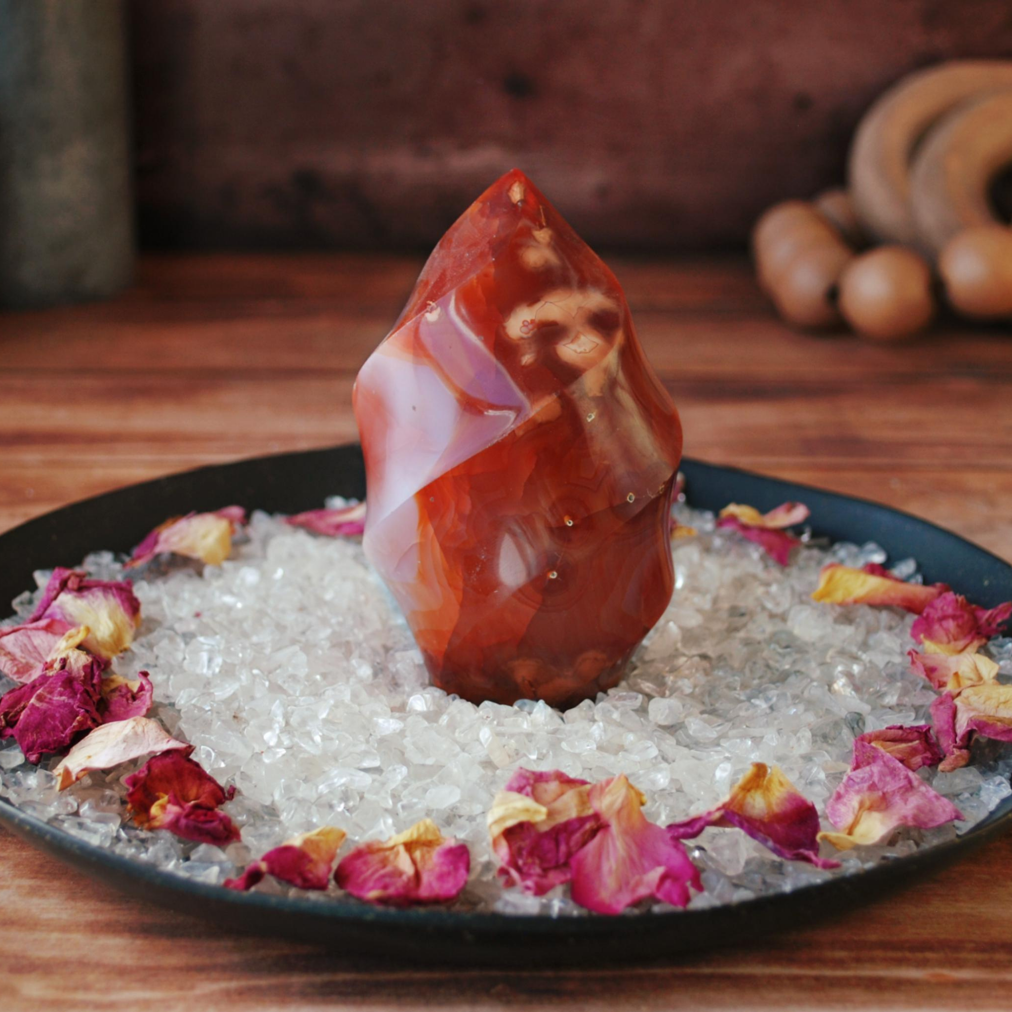 Carnelian Flame – Bold Energy Crystal for Motivation & Confidence