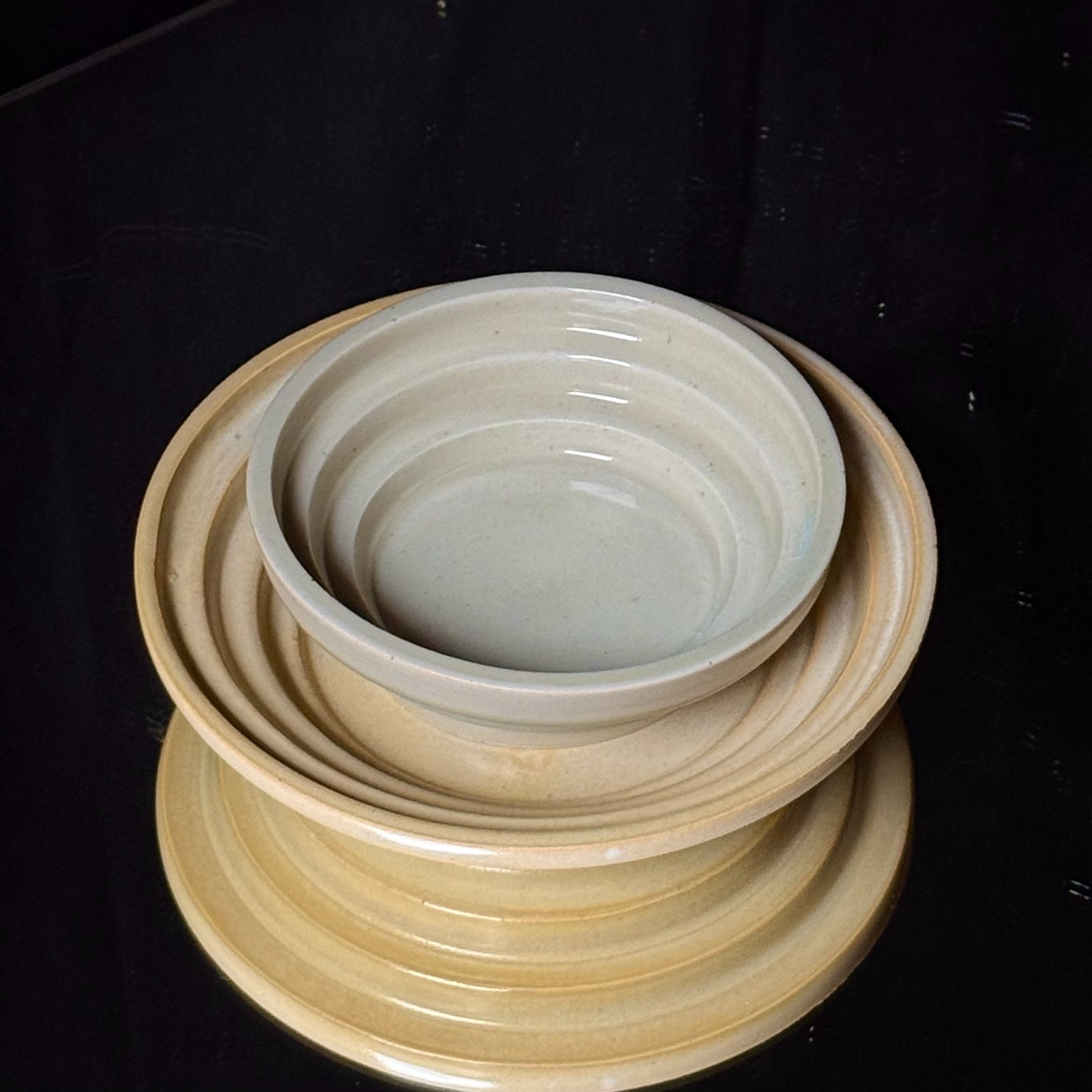 stepped_bowl_butter_yellow_3.jpg