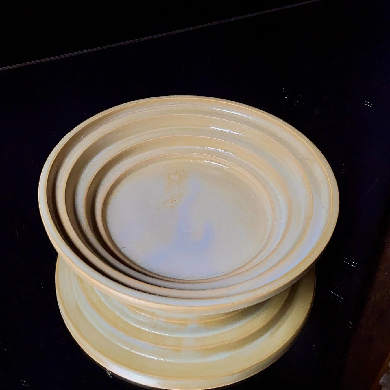 STEPPED BOWL IN BUTTER