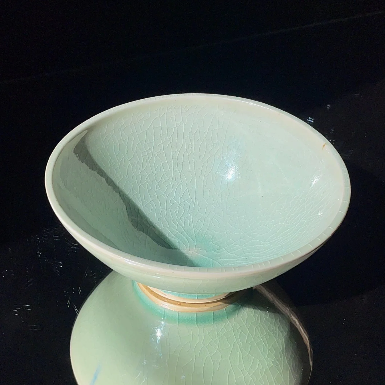 CONICAL BOWL IN BRIGHT CELADON
