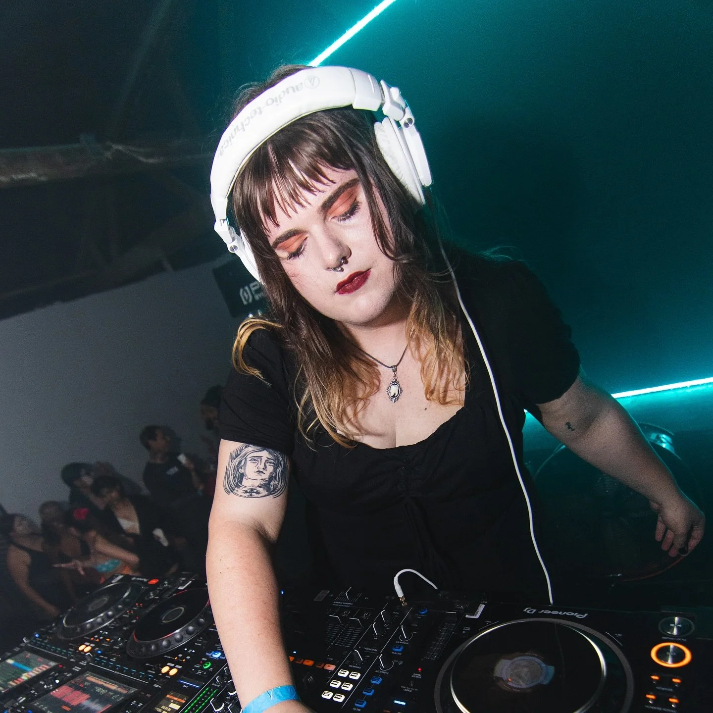 TONIGHT!!
im back at lickndip closing out the night

unlimited guest list 🫶

@lickndipstudios 
📸: @michael_iwamoto
