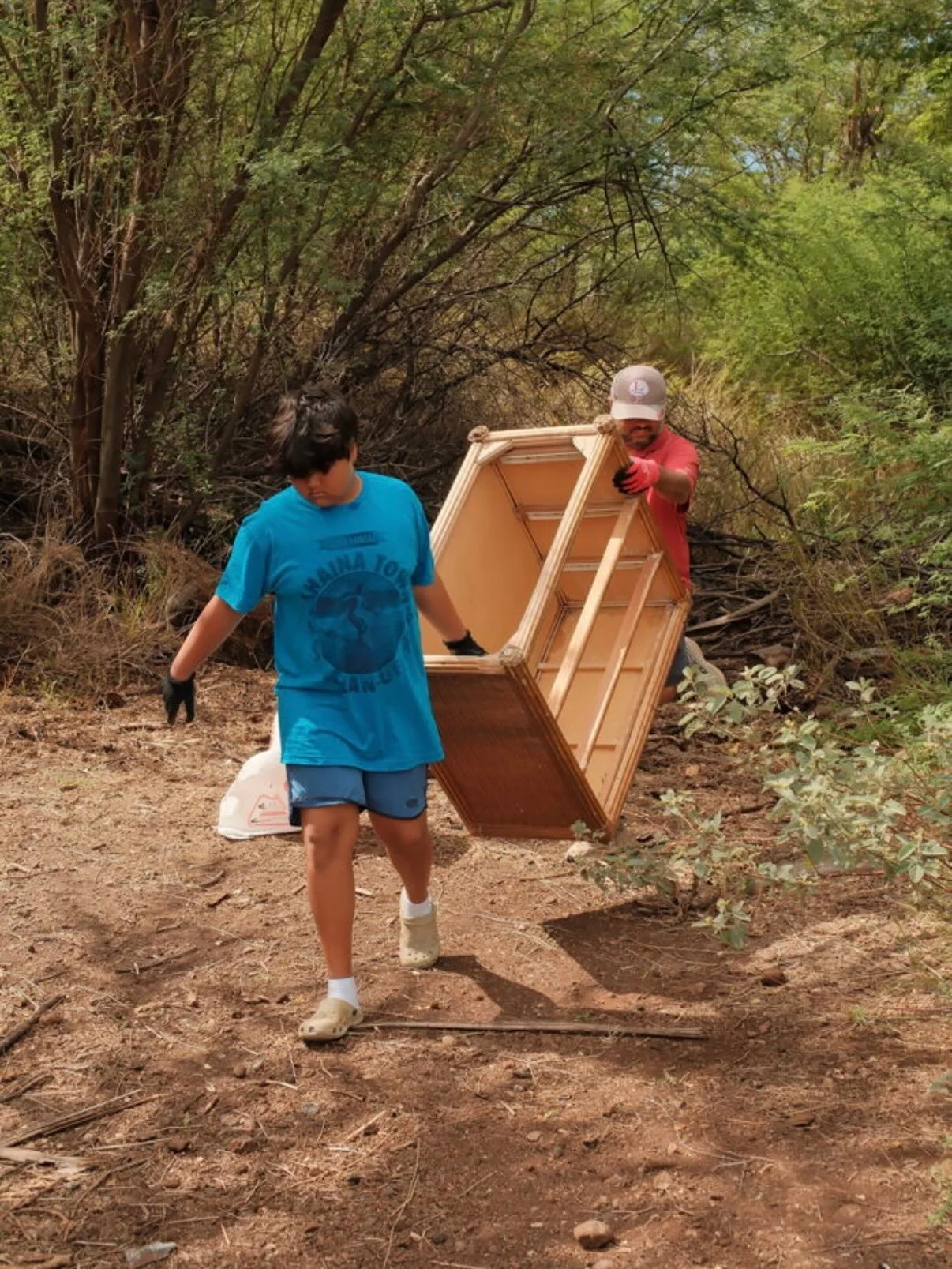 Mahalo to everyone who came out for the 22nd Annual LahainaTown Clean Up! Together, we collected 1 ton of rubbish, scrap metal and appliances! Seeing neighbors, friends and families come together to care for the places we love is what makes Lahaina s