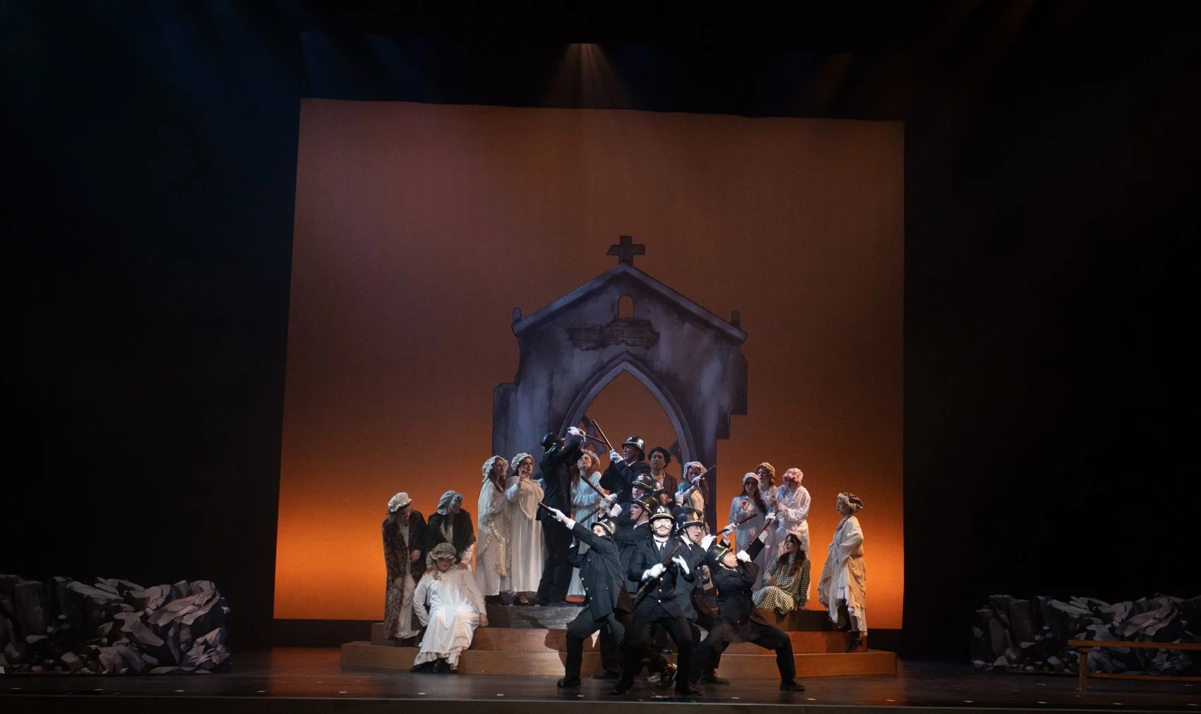  CHAPEL SCENE