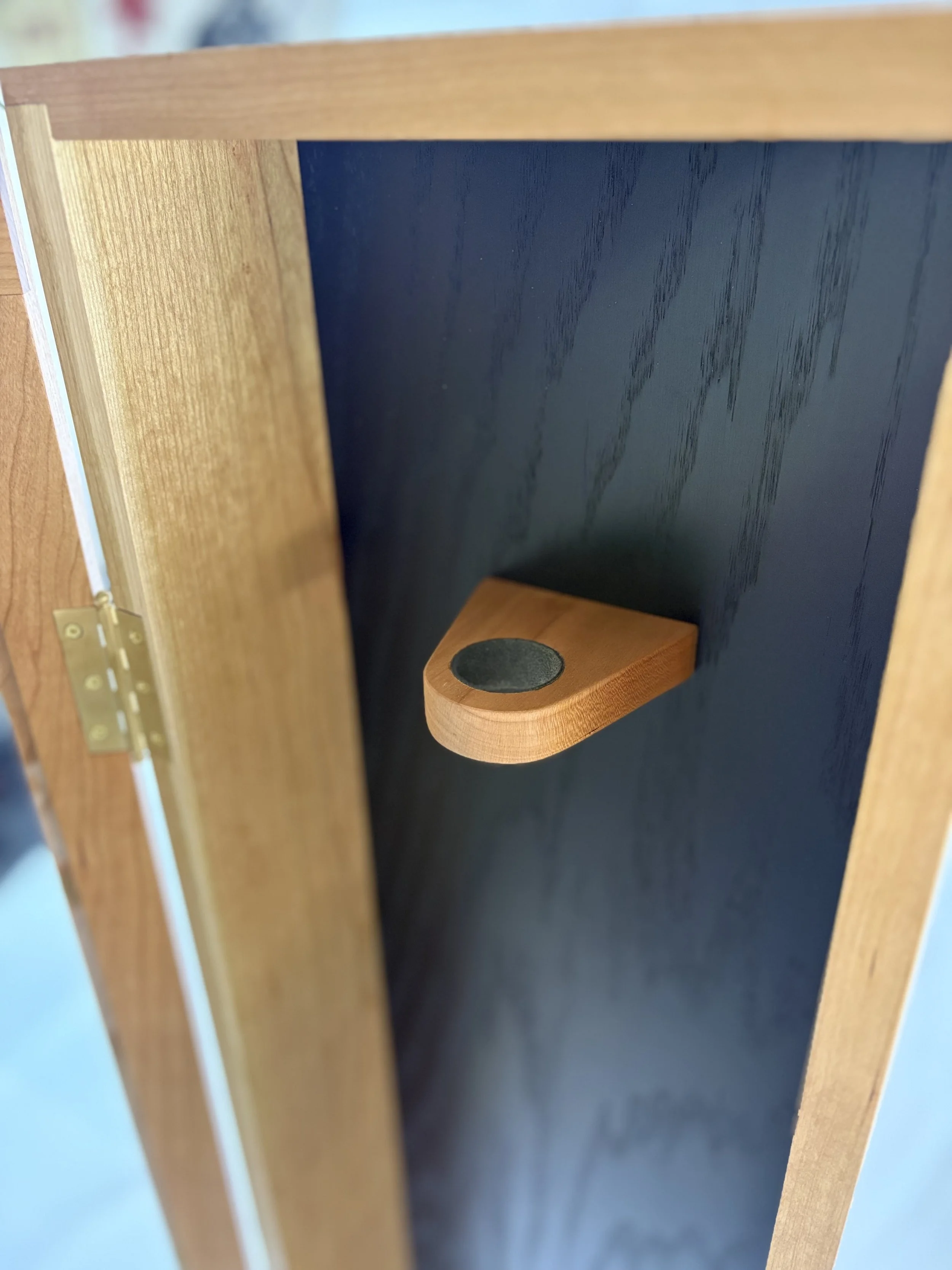 Suede leather inside of the mounts to protect the cane.