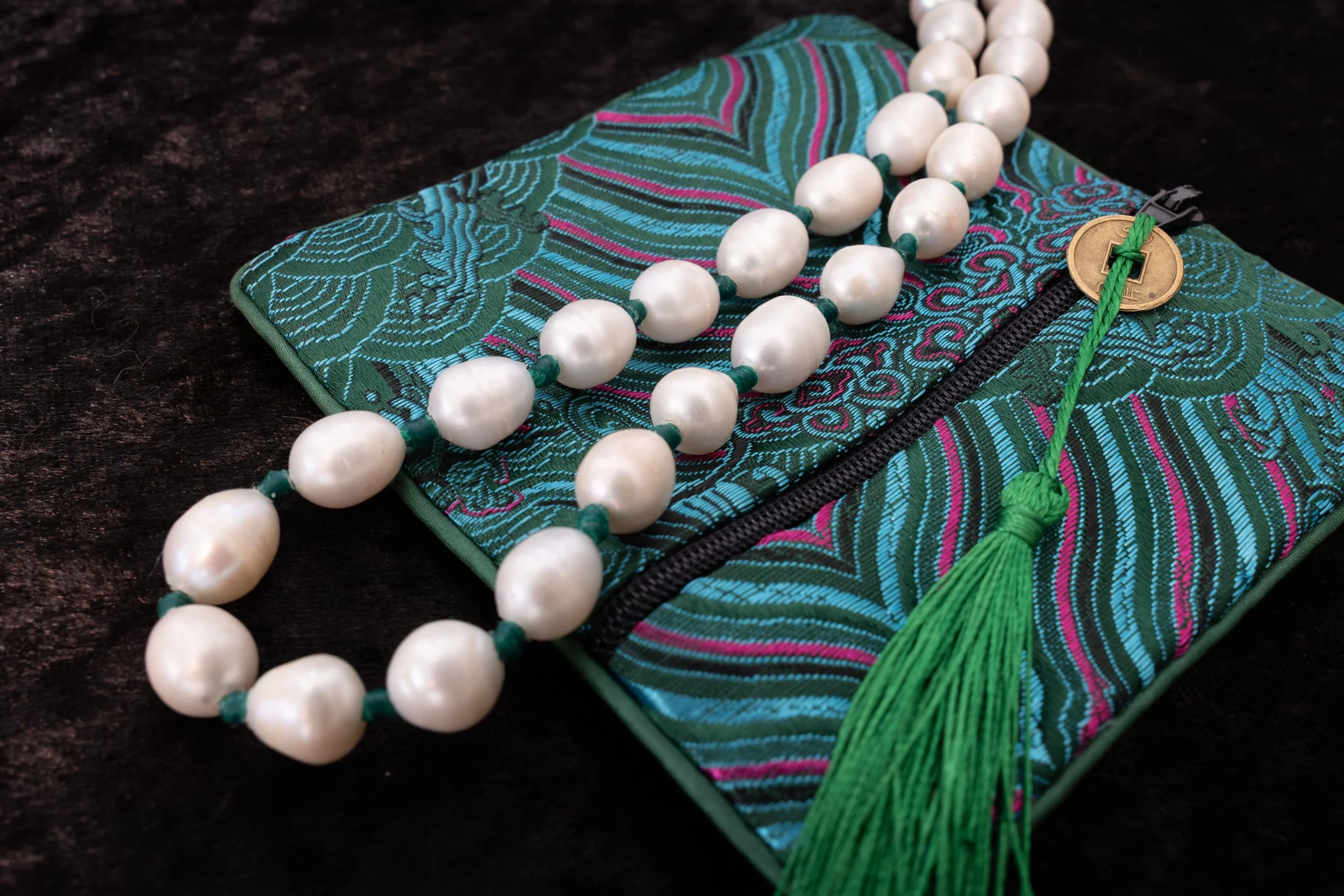 Signature Pearl Strand: Emerald Green
