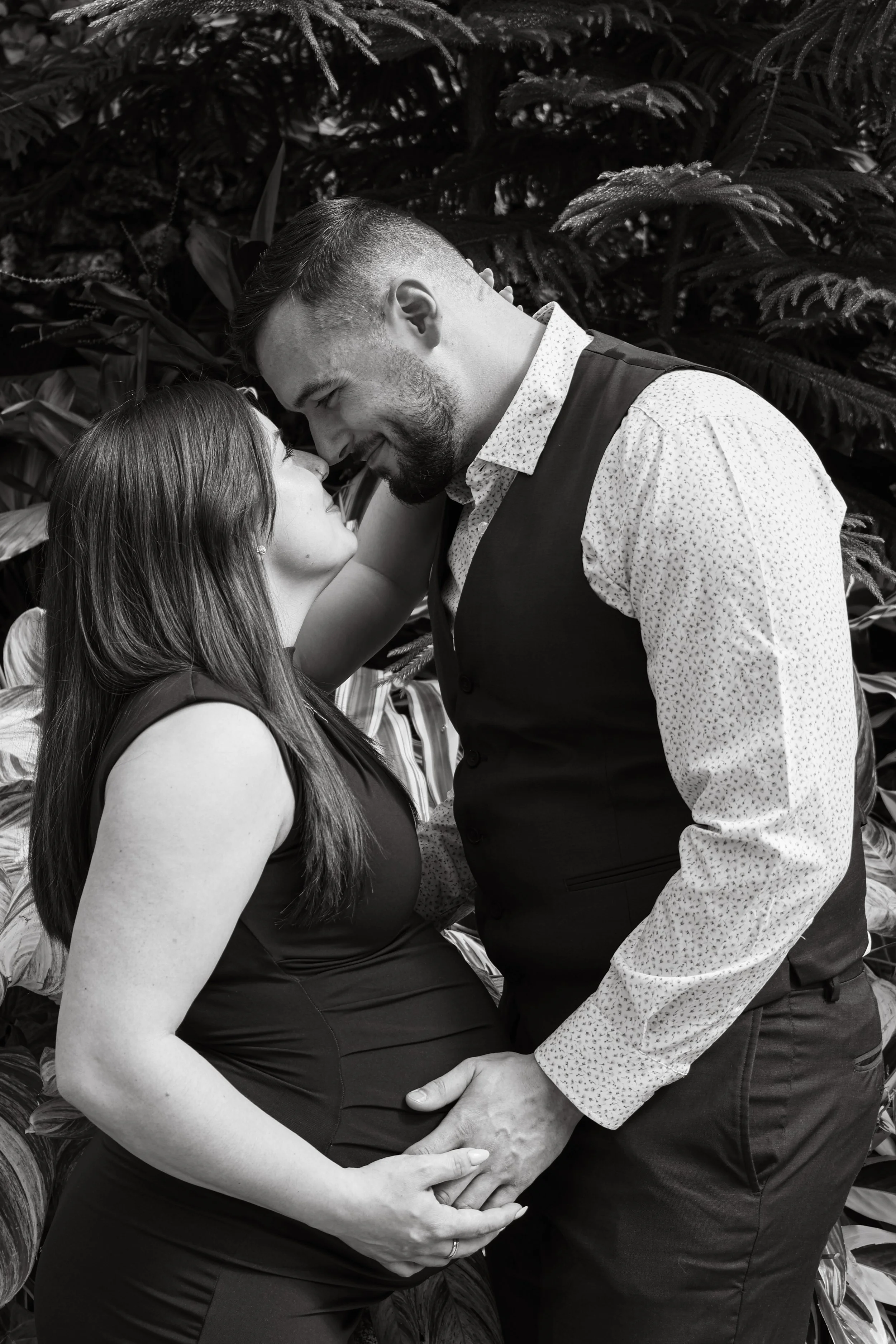 2026-3-21 Larissa & Kyle Maternity-3.jpg
