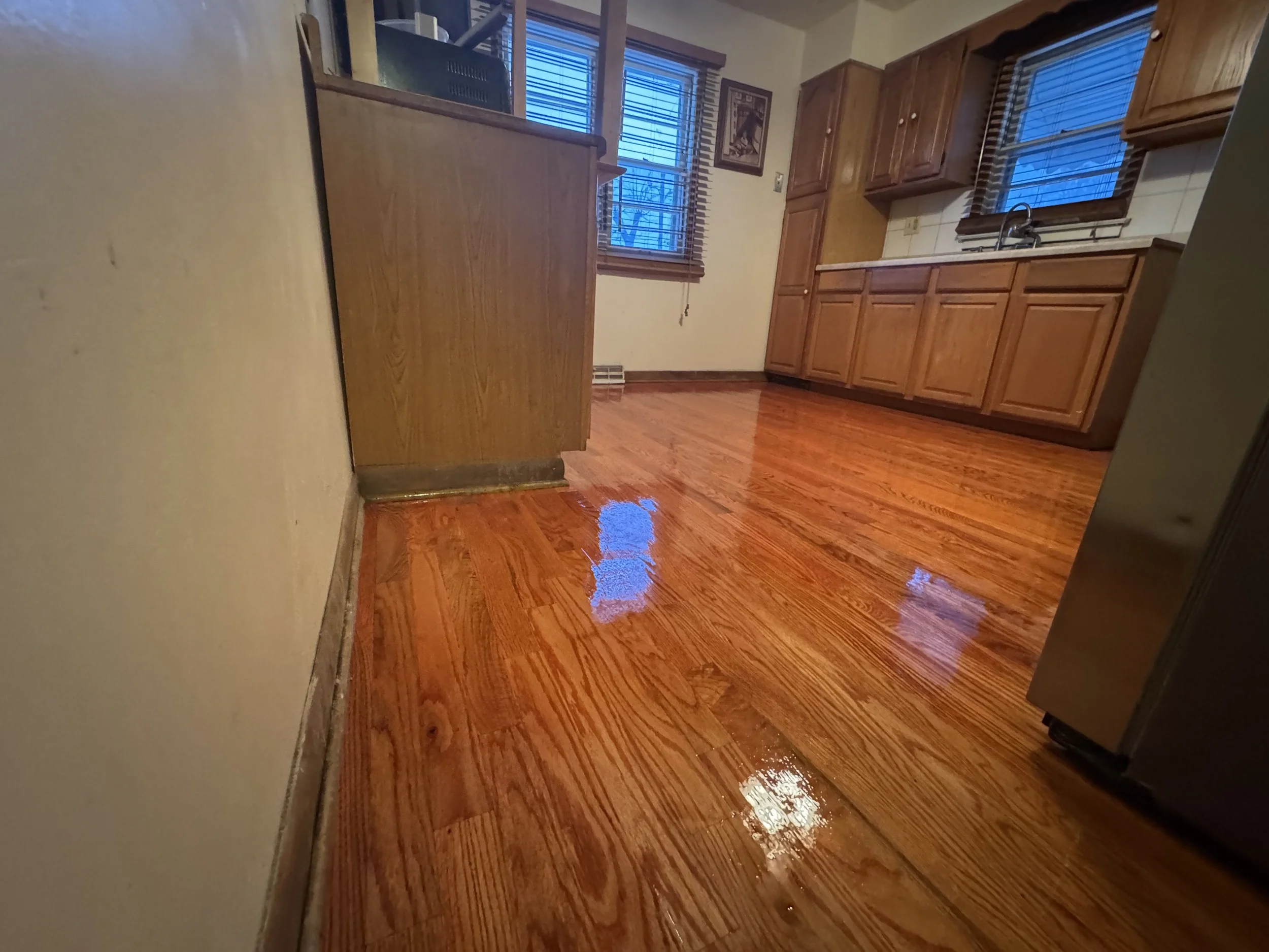 Wood plank floor featured on the Newark, IL hardwood floor refinishing page