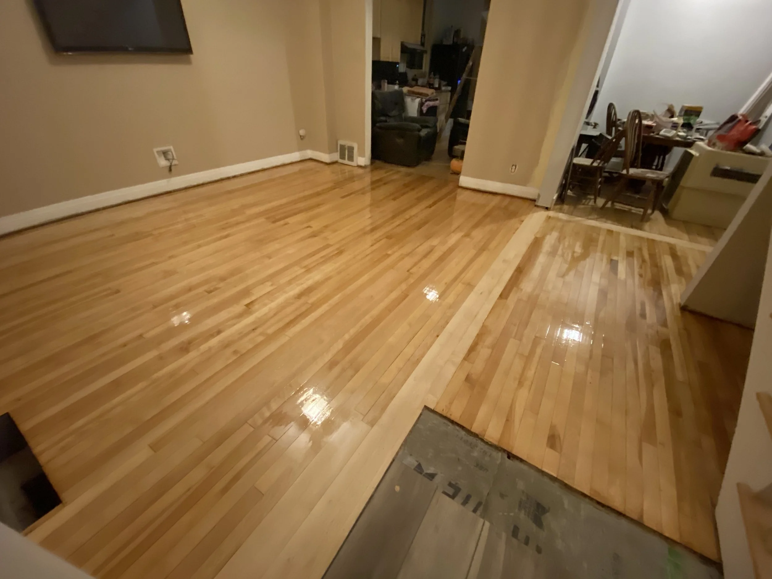 Professionally refinished hardwood floor in Holiday Hills, IL