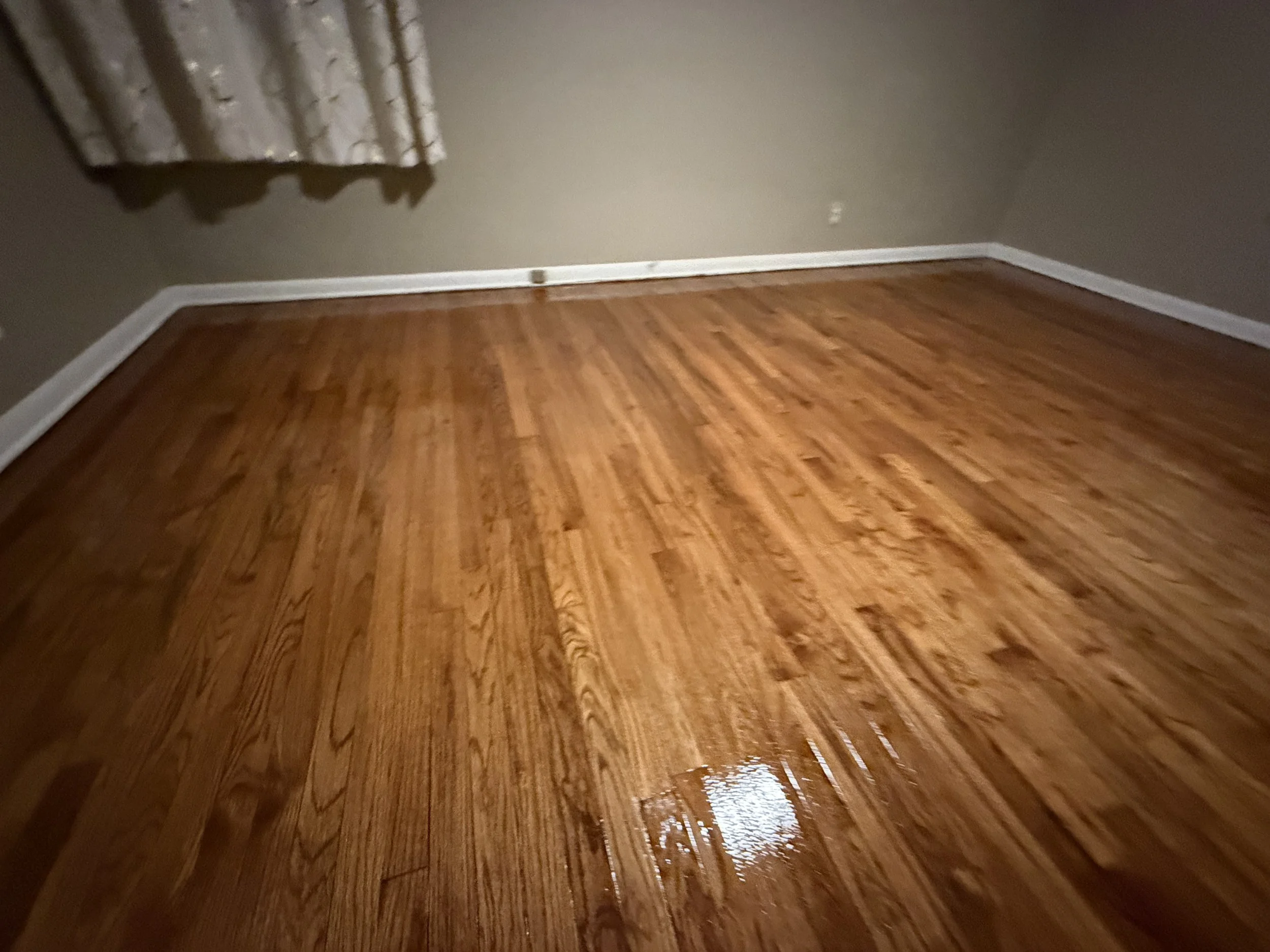 Refinished hardwood floors in Rockton, IL