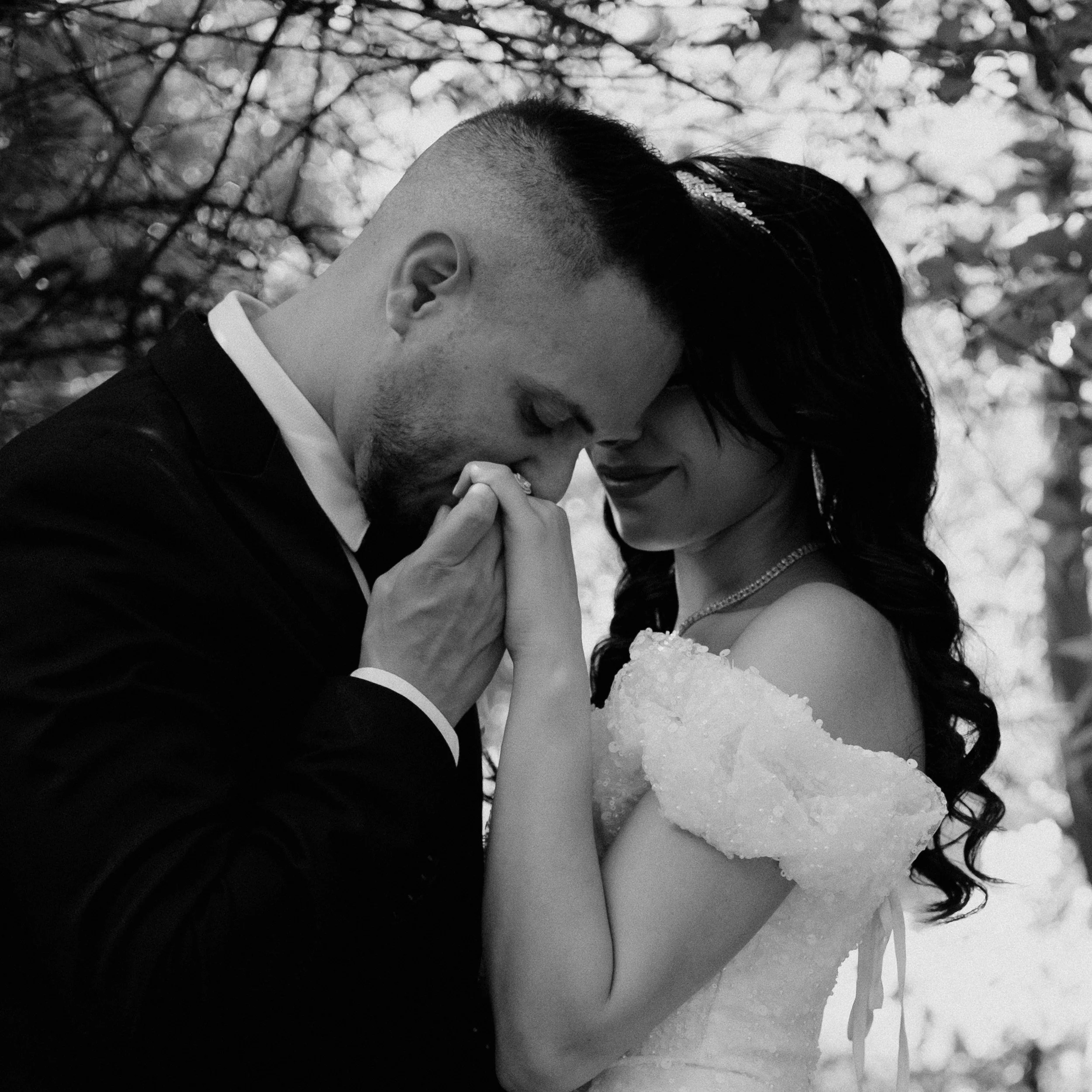 melbourne-cbd-elopement-parliament-fitzroy-gardens-gurvinder-nirmaan-photography-34.jpg