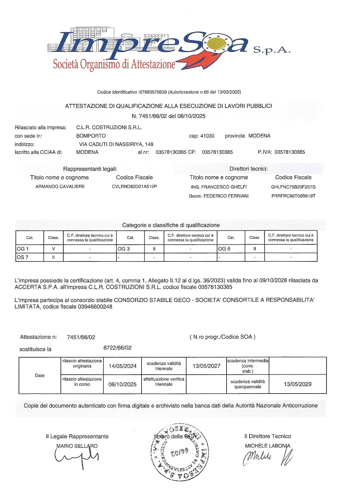 Documento ufficiale di attestazione di qualificazione per lavori pubblici, con dettagli aziendali, certificazioni e firme. 