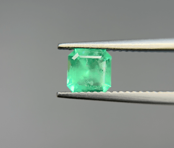 0.71Ct, Russia Emerald 22K