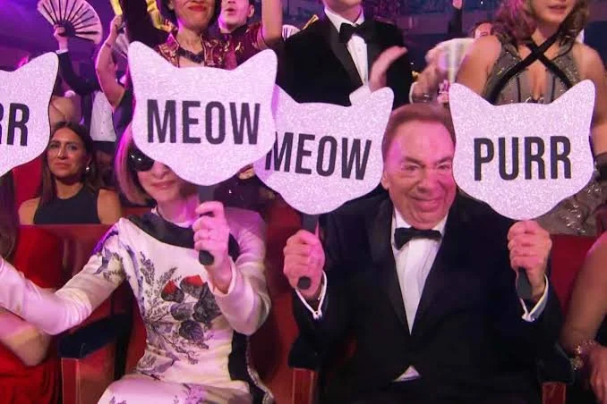 Anna Wintour and ALW Tony performance .jpeg