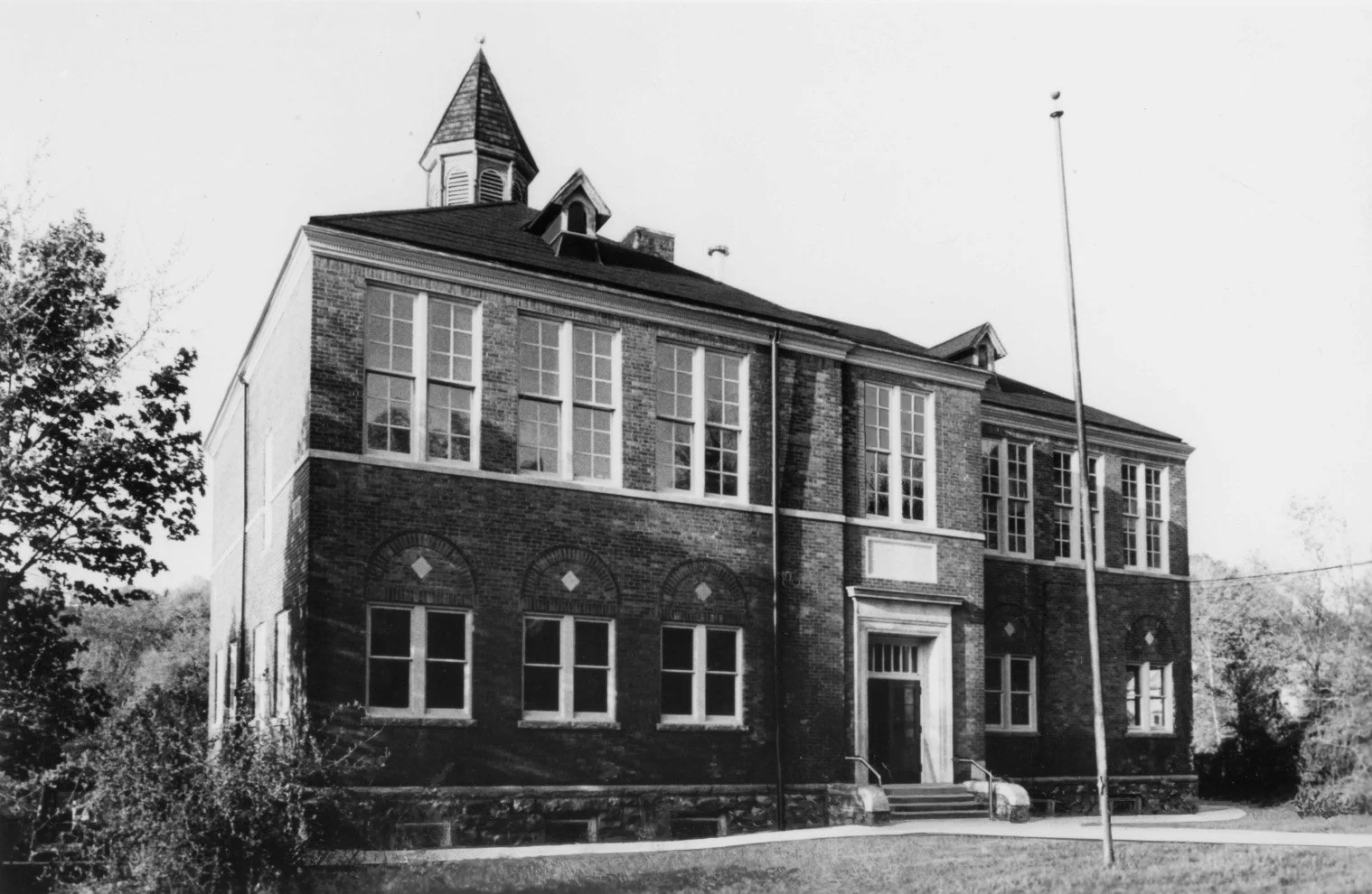 East Irvington School photo _1.jpg