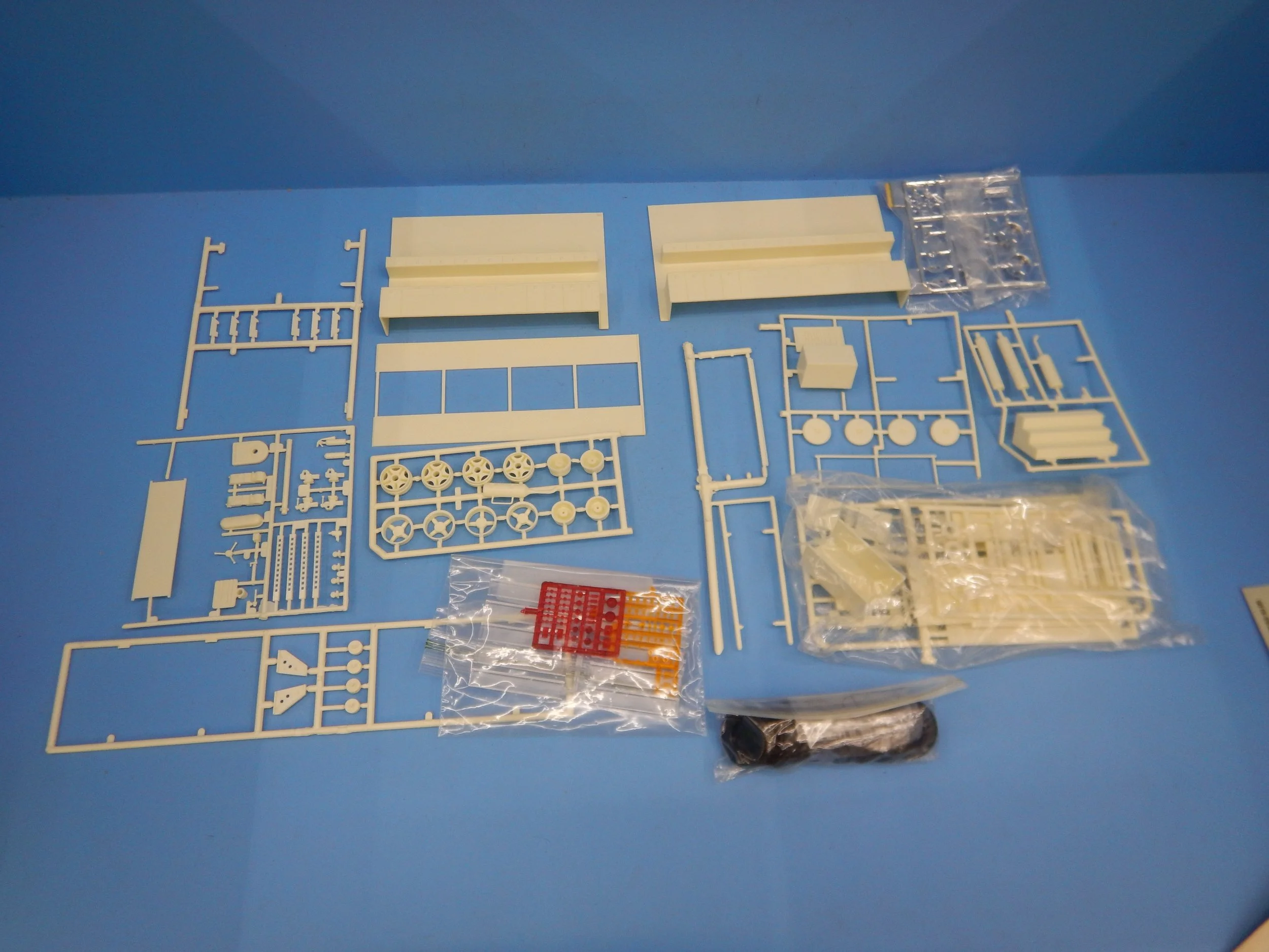 GALLES-KRACO INDY CAR TRANSPORTER PARTS (READ DESCRIPTION), 6018PKTS